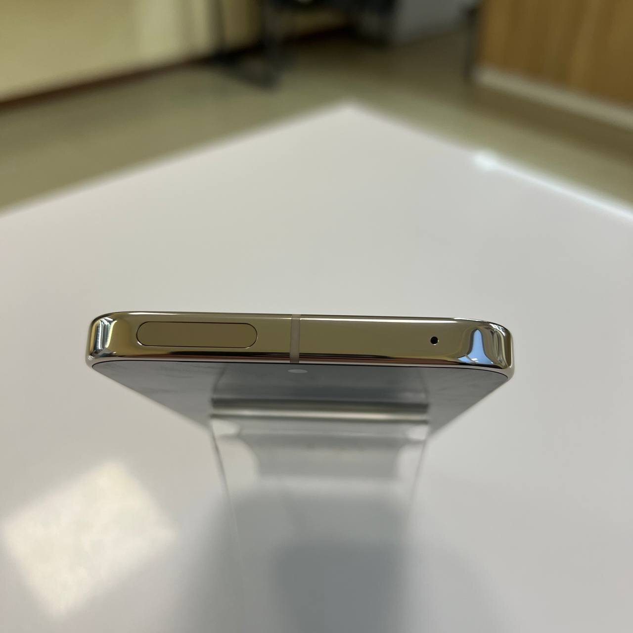 Google Pixel 9 Pro XL 16/128GB Porcelain Neverlock (вживаний)