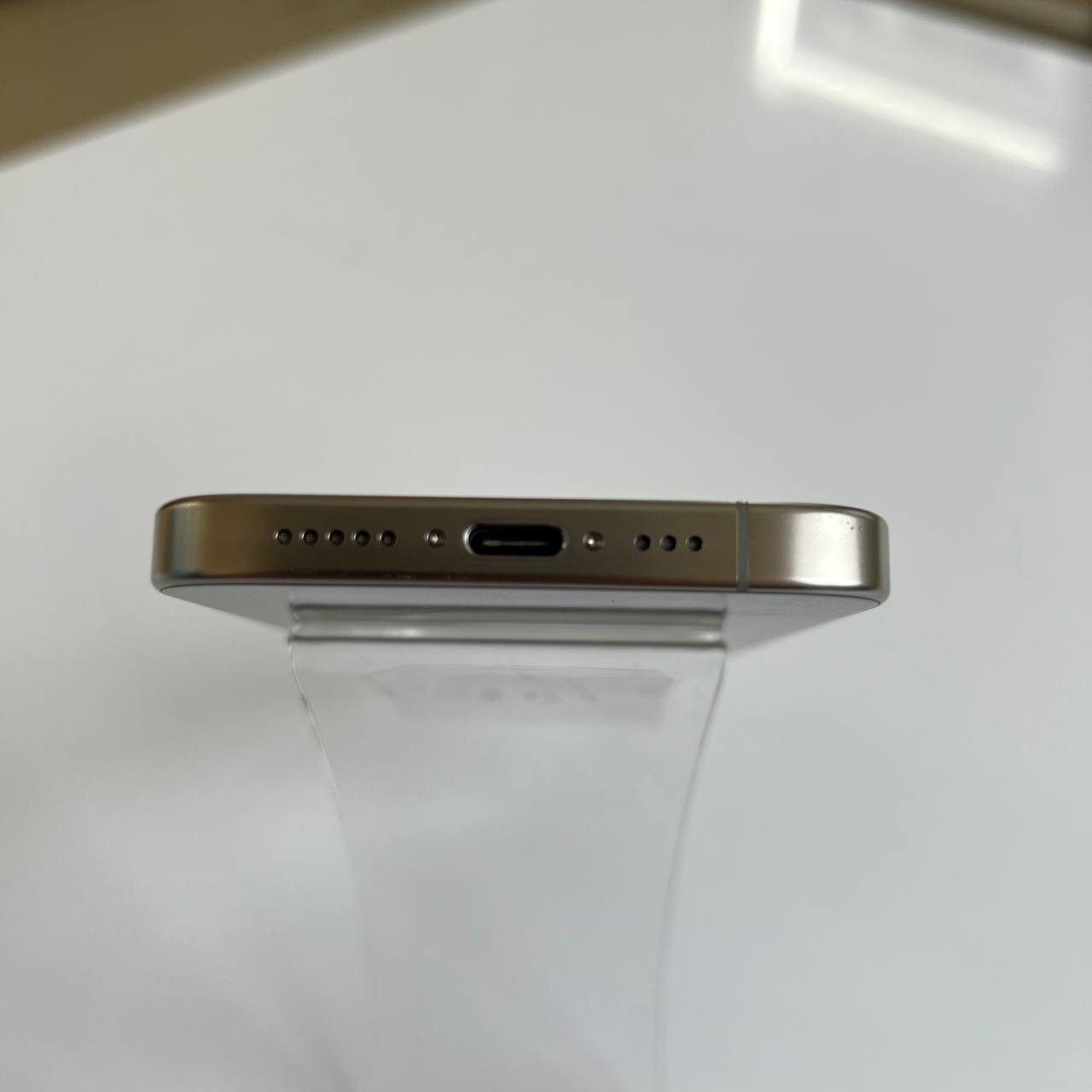 Apple iPhone 15 Pro 256 Gb Natural Titanium (e-Sim) (вживаний)