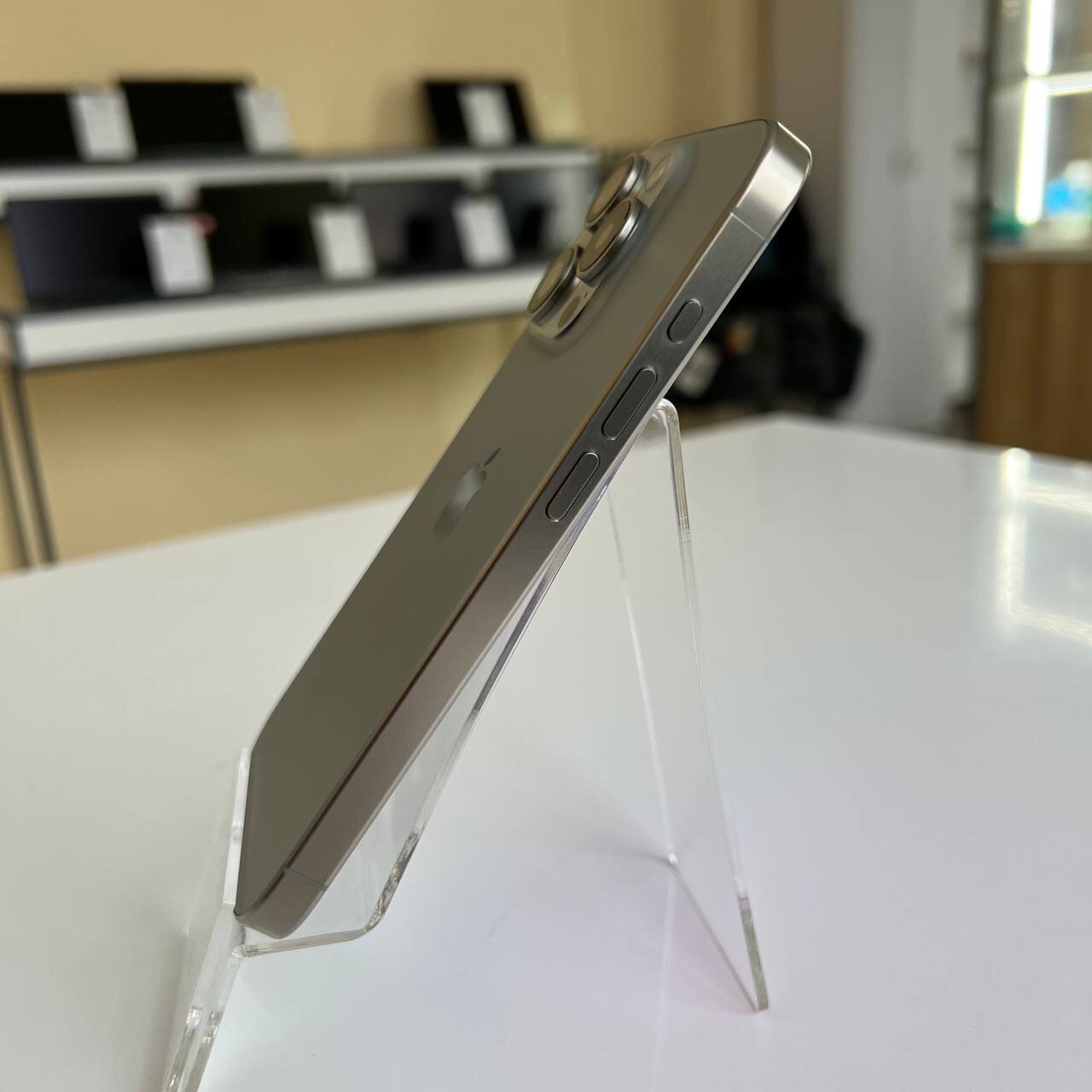 Apple iPhone 15 Pro 256 Gb Natural Titanium (e-Sim) (вживаний)