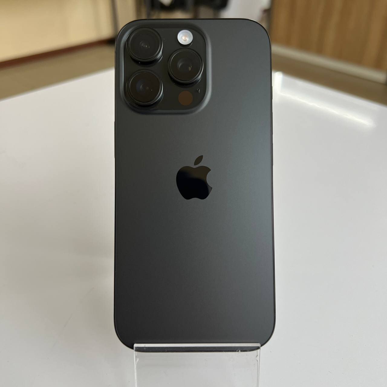 Apple iPhone 16 Pro 256GB Black Titanium (e-Sim) (вживаний)