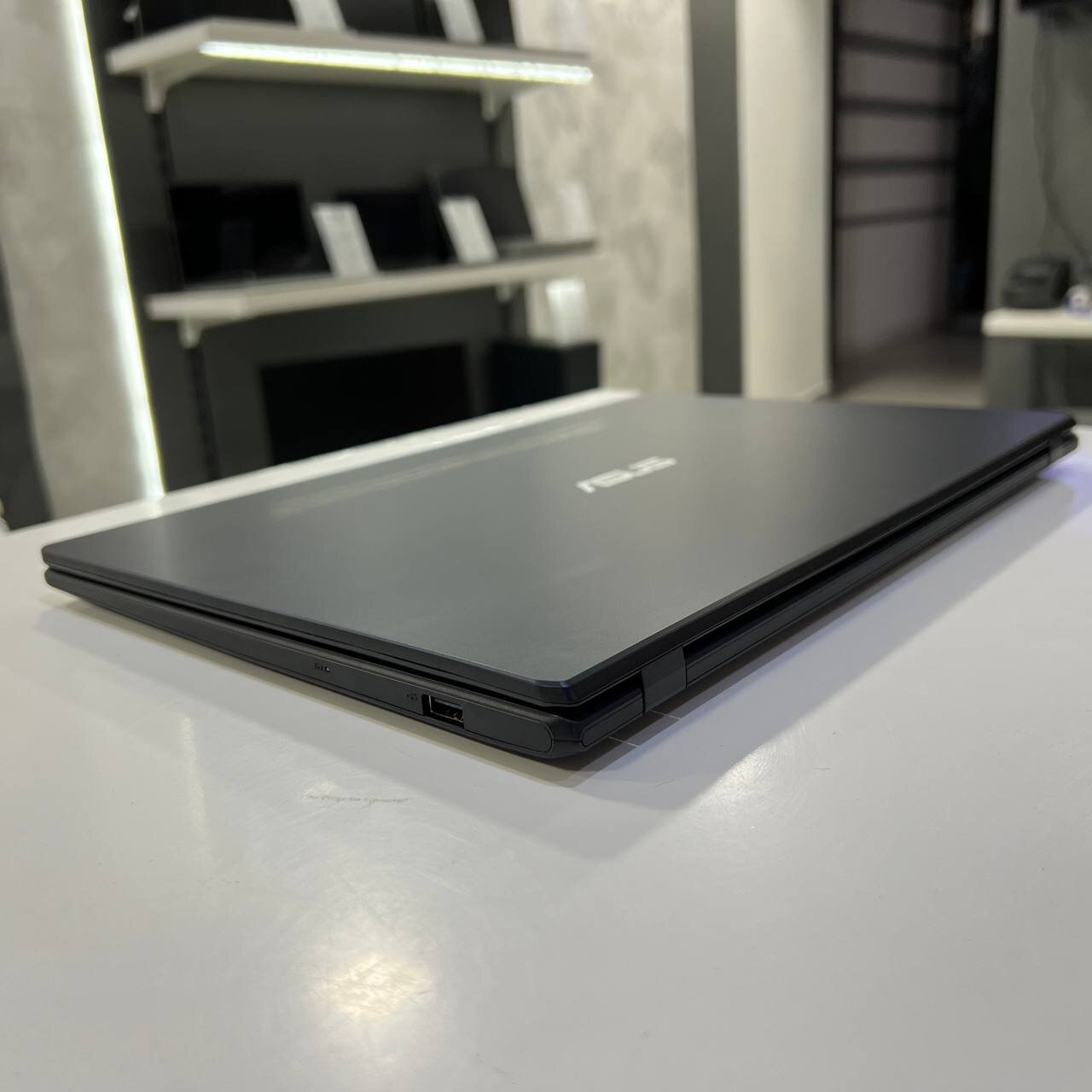 Asus VivoBook Intel Celeron N4500/4Gb/128Gb SSD/Win11 (вживаний)