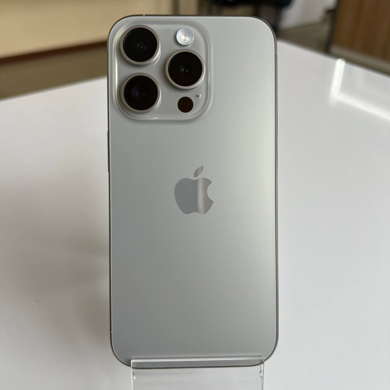 Apple iPhone 15 Pro 256 Gb Natural Titanium (e-Sim) (вживаний)