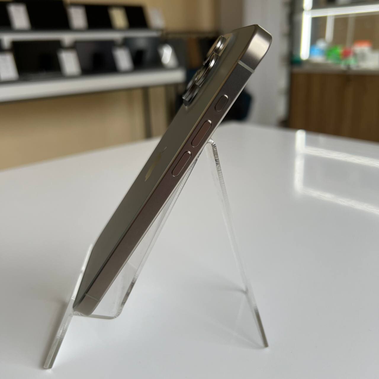 Apple iPhone 15 Pro 256 Gb Natural Titanium (e-Sim) (вживаний)