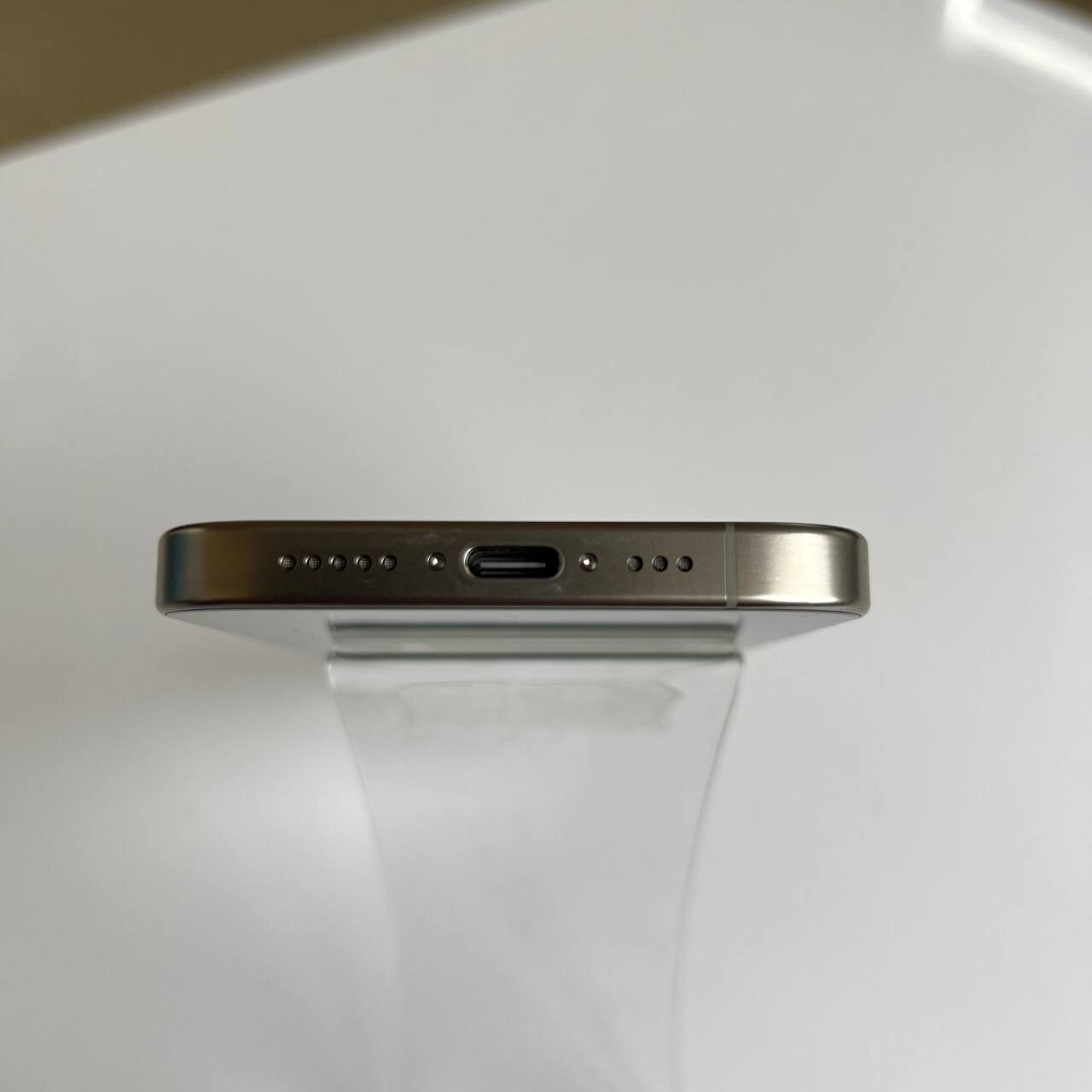 Apple iPhone 15 Pro 256 Gb Natural Titanium (e-Sim) (вживаний)