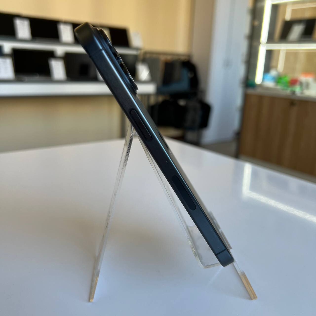 Apple iPhone 15 Pro Max 256Gb Black Titanium (e-Sim) (вживаний)