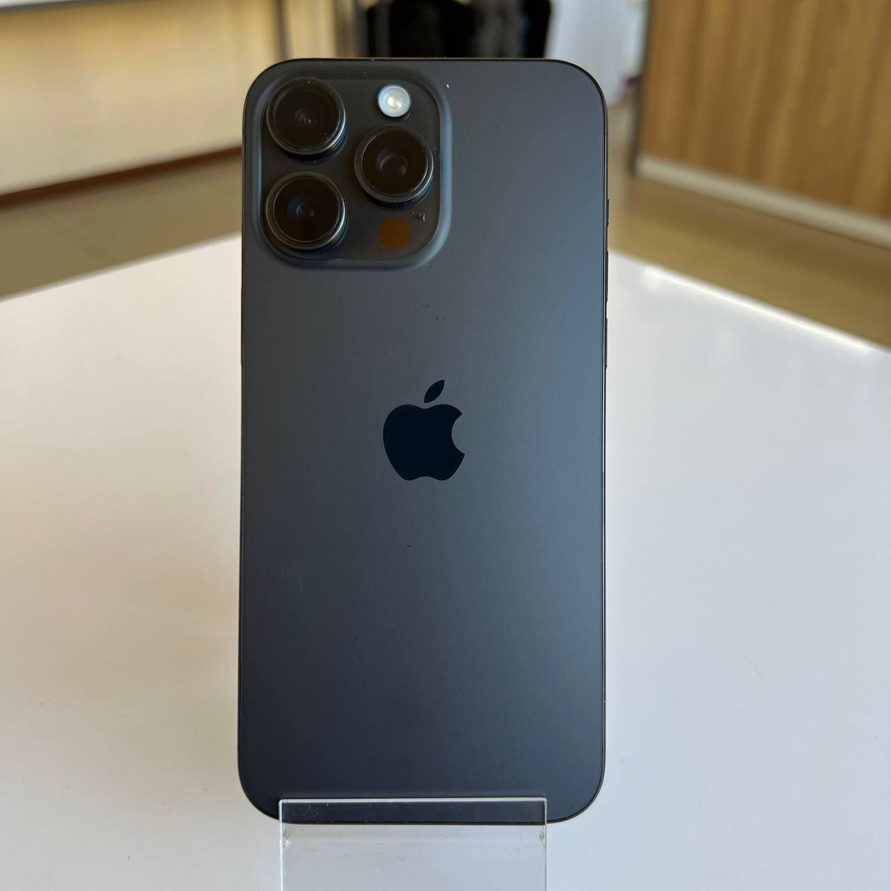 Apple iPhone 15 Pro Max 256Gb Black Titanium (e-Sim) (вживаний)