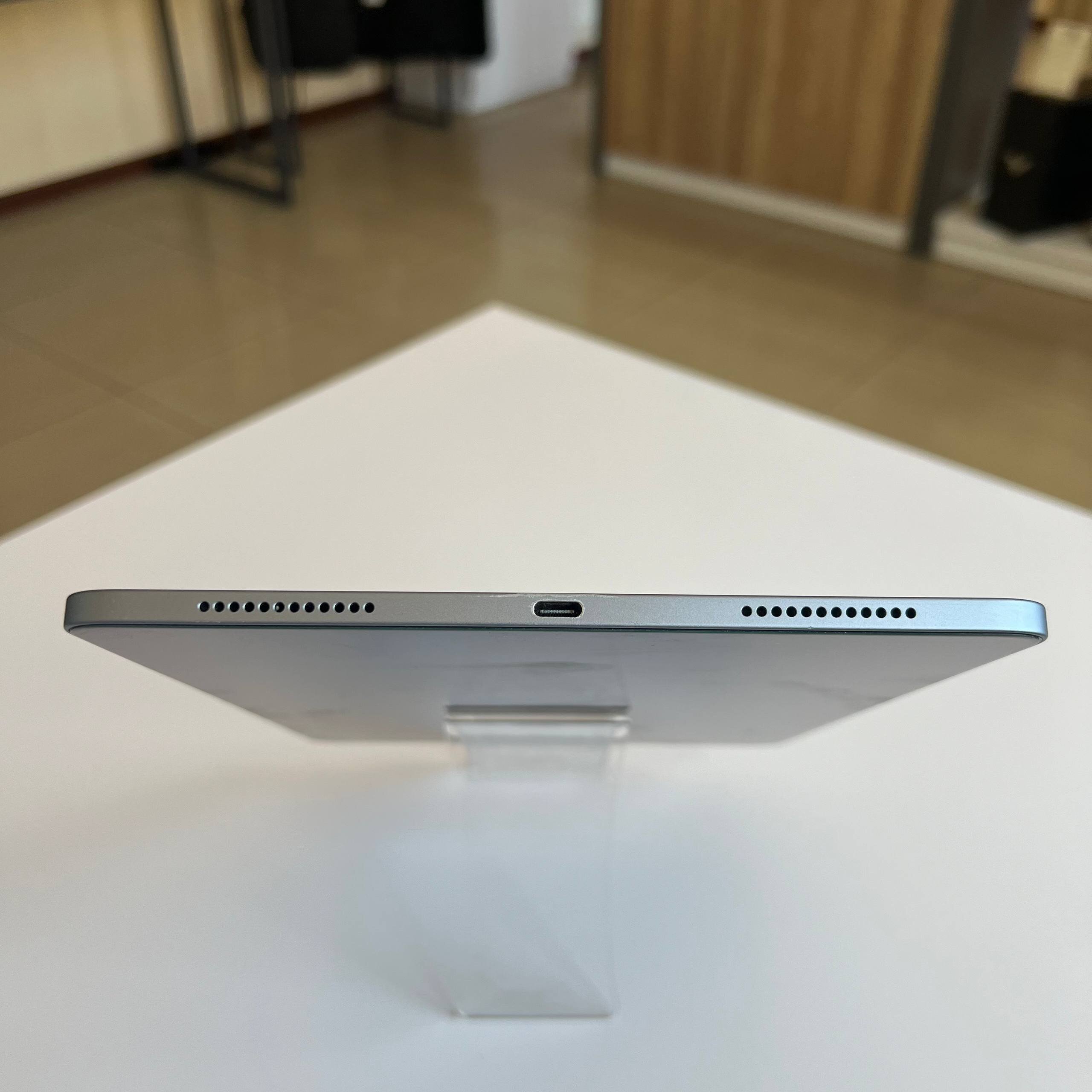 Apple iPad Air 4 2020 Wi-Fi 64Gb Sky Blue (вживаний)