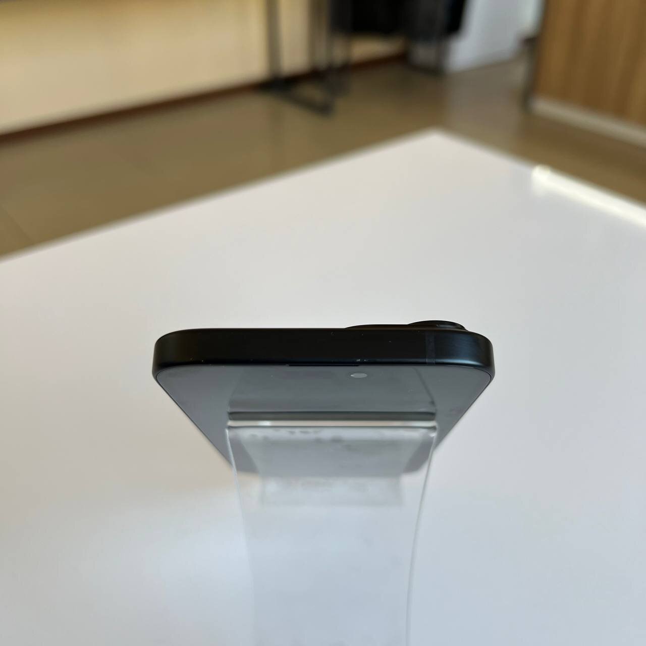 Apple iPhone 15 128 Gb Black (e-Sim) (вживаний)