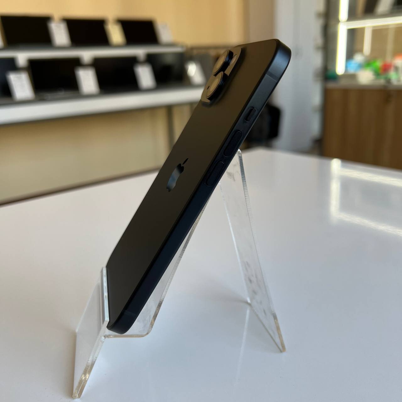 Apple iPhone 15 128 Gb Black (e-Sim) (вживаний)