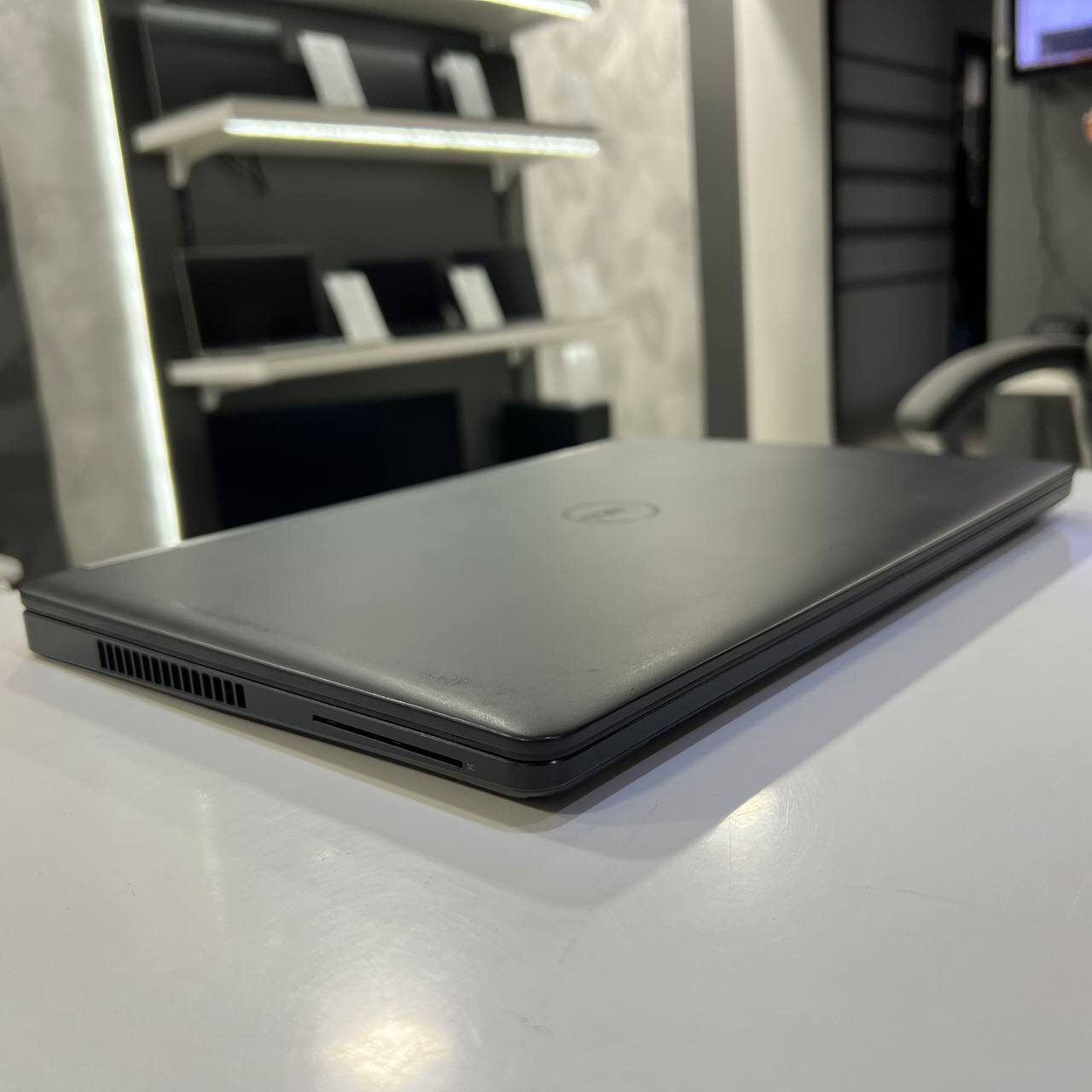 Dell Latitude E5570 Intel Core i7-6600U/R7 M370 2Gb/8Gb/128Gb SSD/Win10 (вживаний)