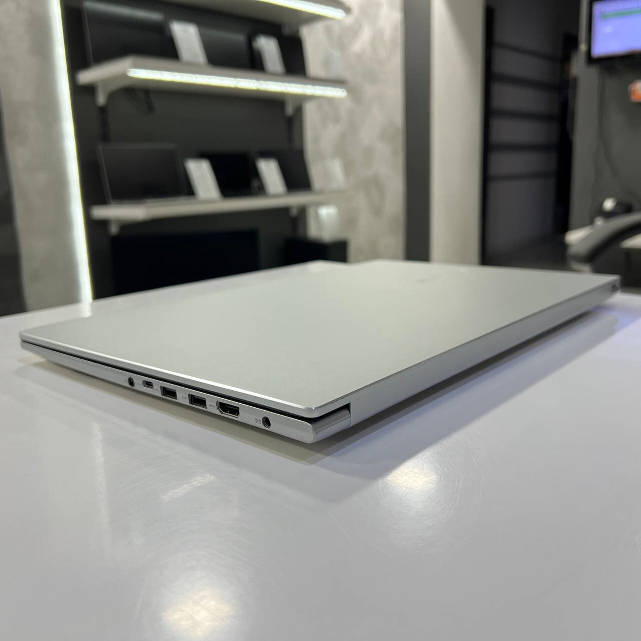 Asus VivoBook 17 K1703Z Intel Core i3-1220P/16Gb/256Gb SSD/Win11 (вживаний)