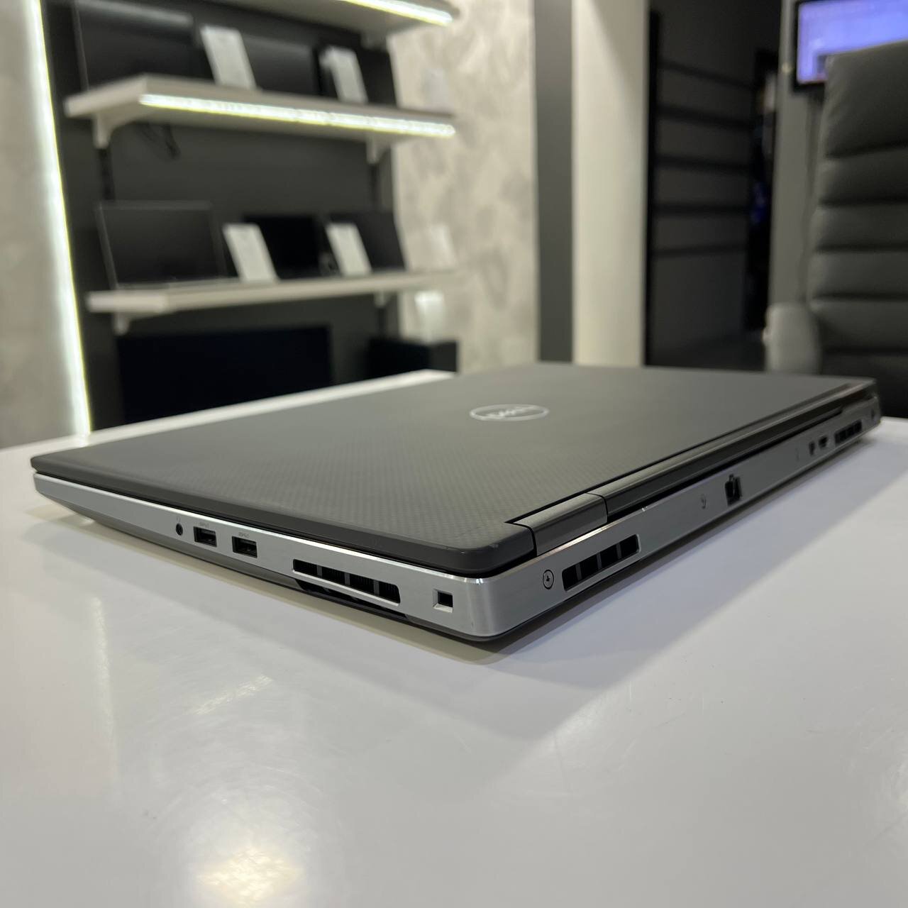 Dell Precision 7540 Intel Core i9-9980HK/T2000 4Gb/32Gb/512Gb SSD/Win11 (вживаний)