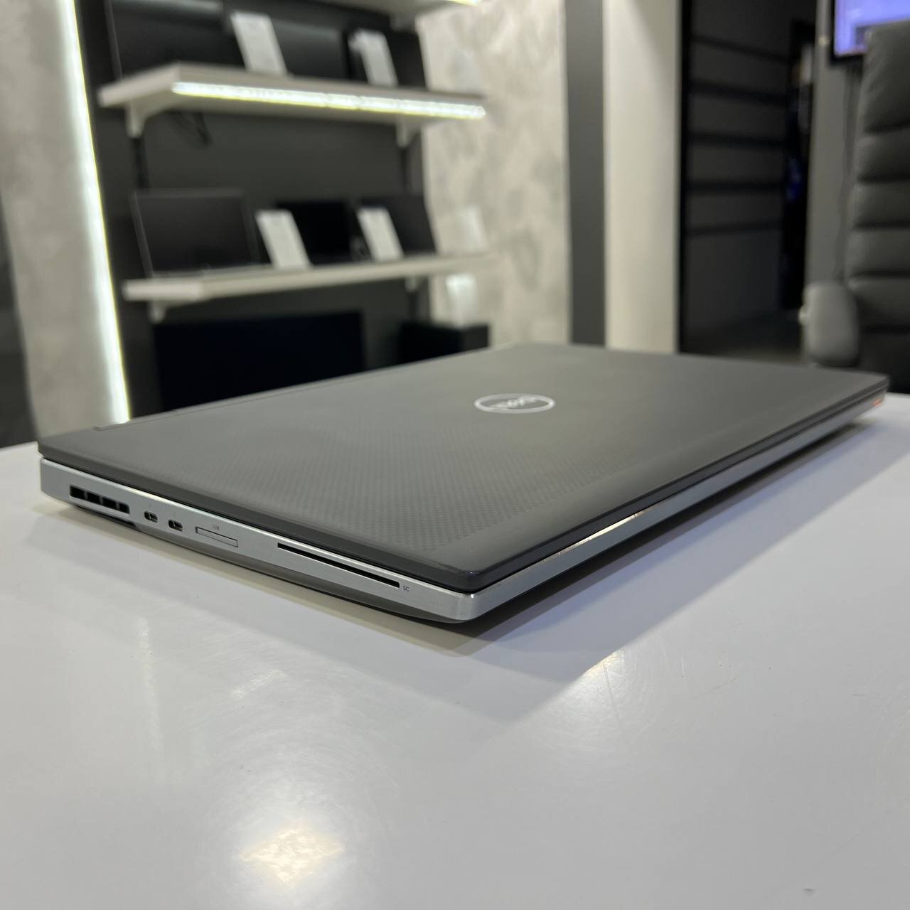 Dell Precision 7540 Intel Core i9-9980HK/T2000 4Gb/32Gb/512Gb SSD/Win11 (вживаний)