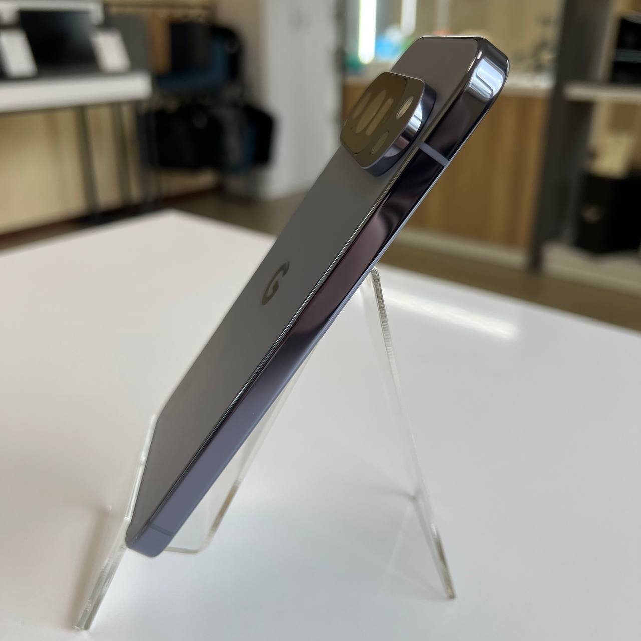 Google Pixel 10 Pro 16/128 Gb Moonstone Neverlock (e-Sim) (вживаний)