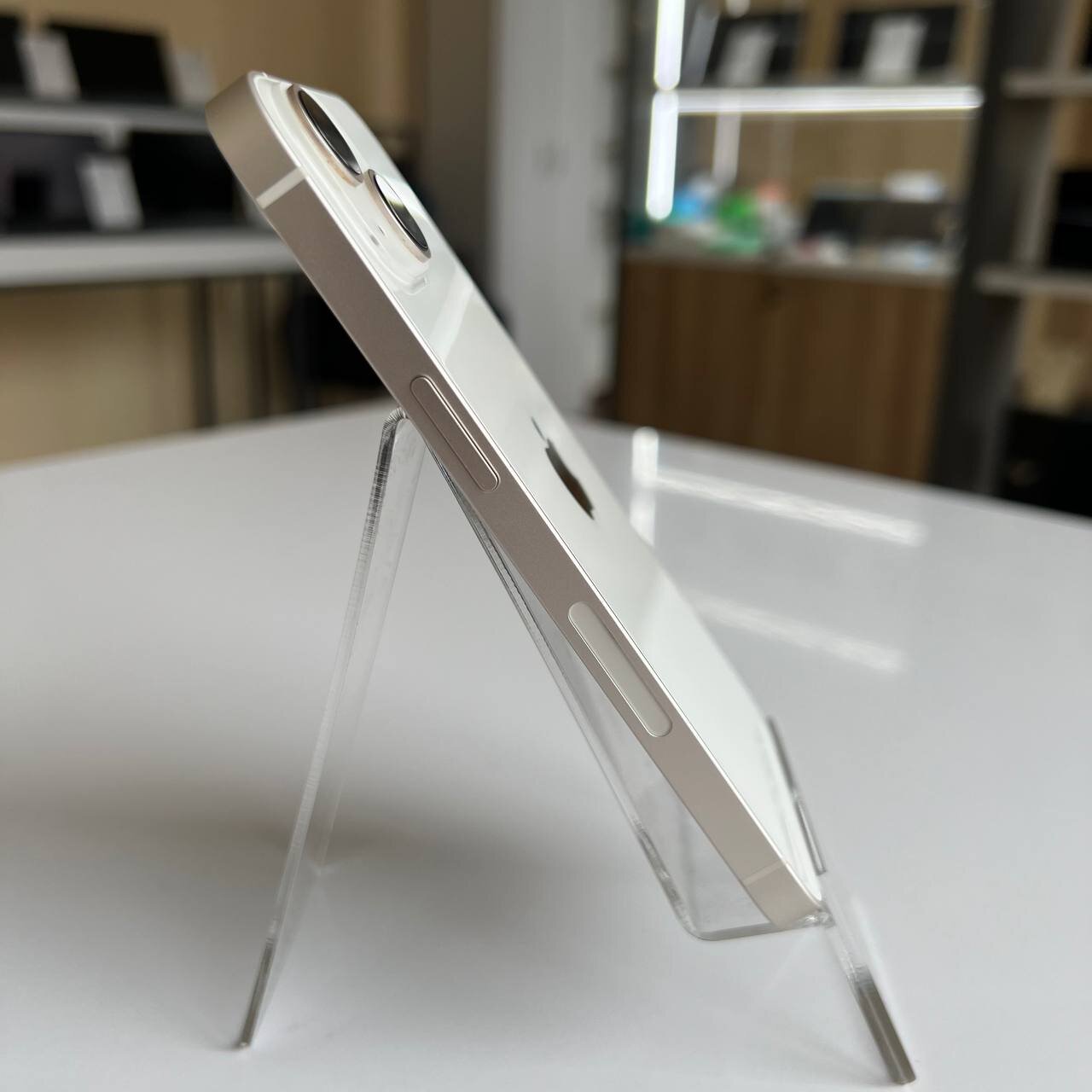 Apple iPhone 14 128 Gb Starlight (e-Sim) (вживаний)