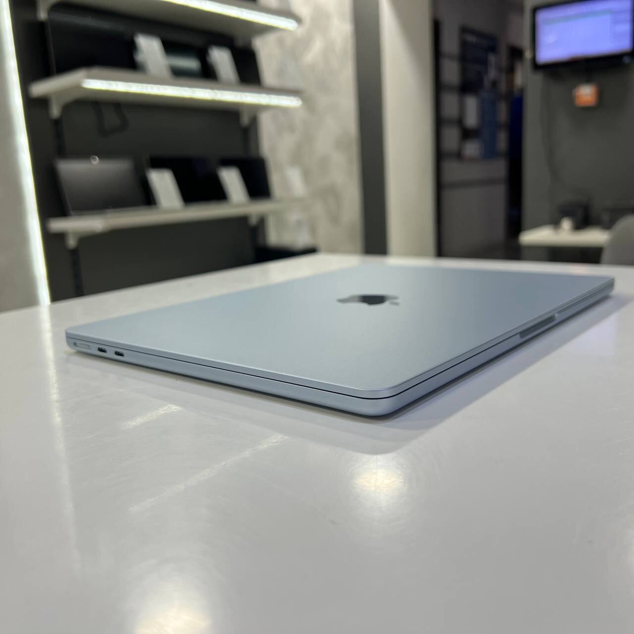 Apple MacBook Air 13 A3449 (2026) Apple M5/16Gb/512Gb SSD/Tahoe (вживаний)