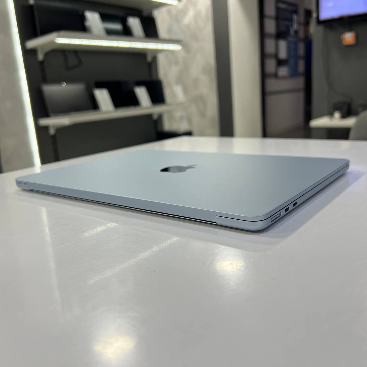 Apple MacBook Air 13 A3449 (2026) Apple M5/16Gb/512Gb SSD/Tahoe (вживаний)