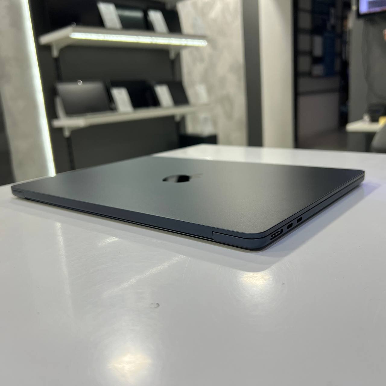Apple MacBook Air 13 A3449 (2026) Apple M5/16Gb/512Gb SSD/Tahoe (вживаний)