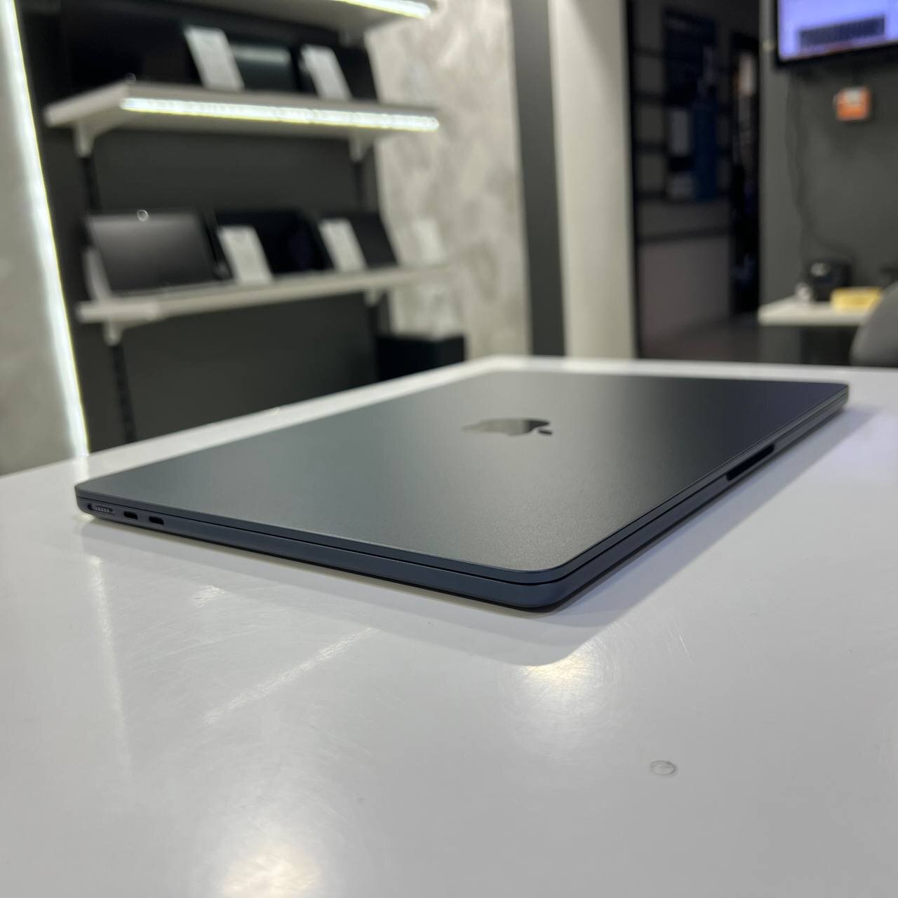 Apple MacBook Air 13 A3449 (2026) Apple M5/16Gb/512Gb SSD/Tahoe (вживаний)