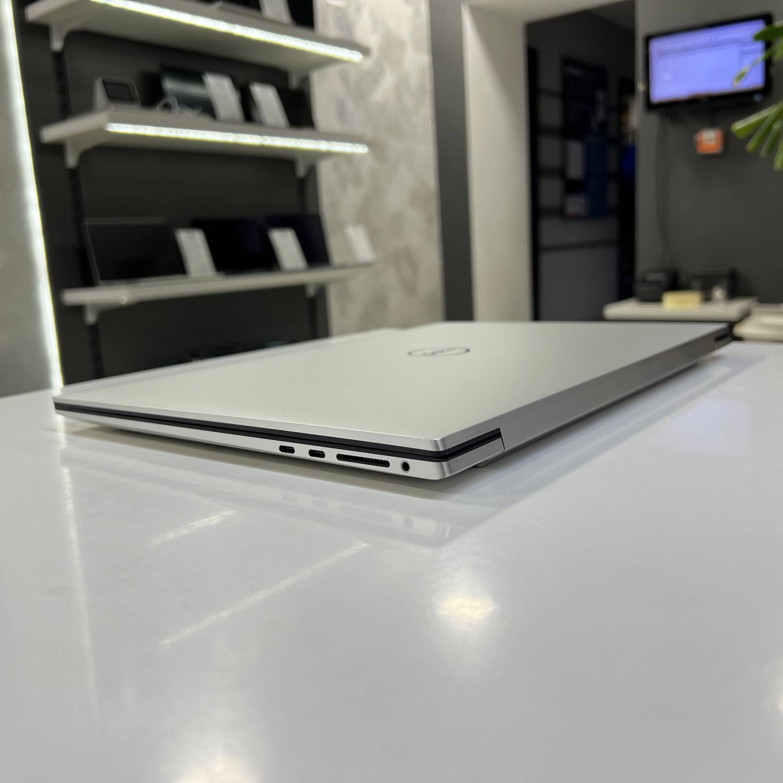 Dell XPS 9710 Intel Core i7-11800H/RTX3050 4Gb/16Gb/512Gb SSD/Win11 (вживаний)