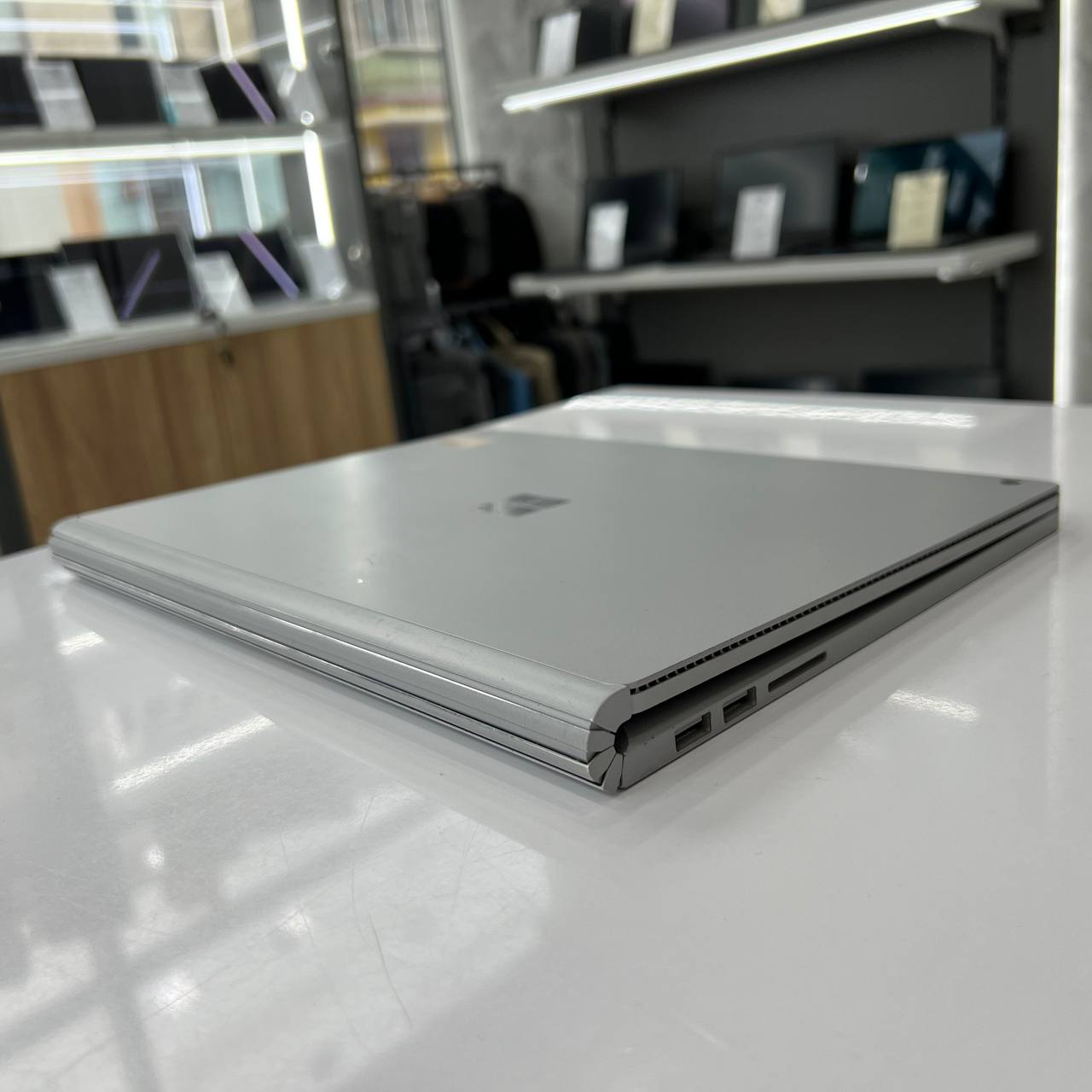Microsoft Surface Book Intel Core i5-6300U/8Gb/128Gb SSD/Win10