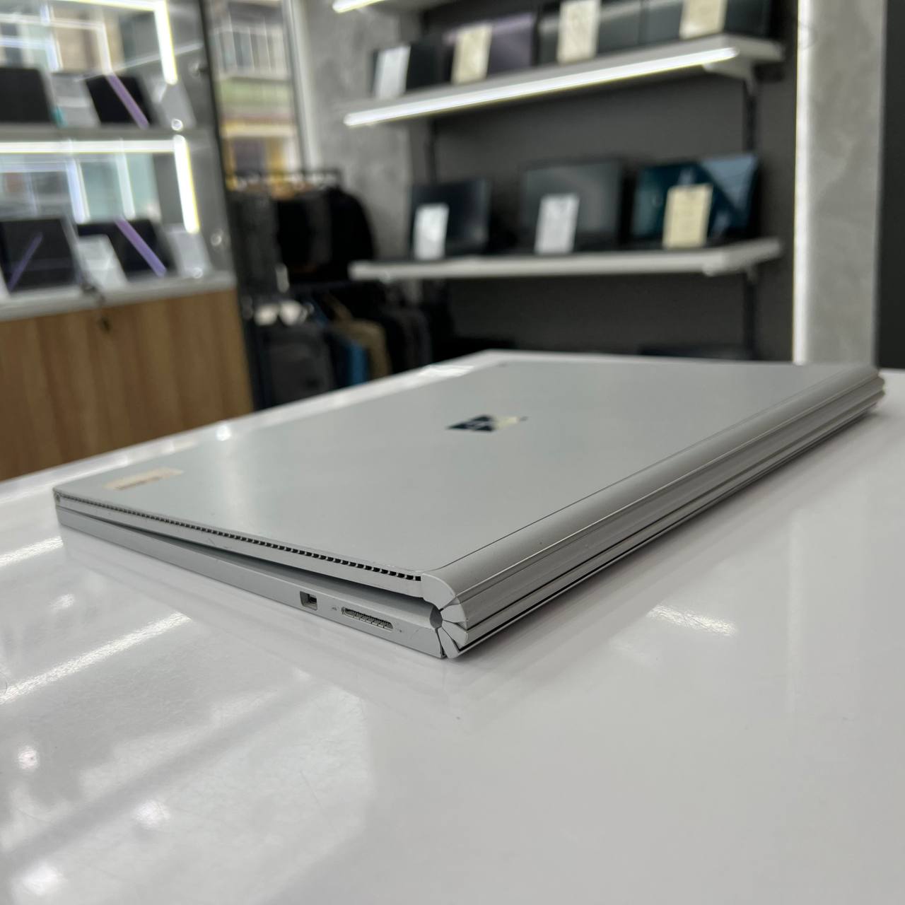 Microsoft Surface Book Intel Core i5-6300U/8Gb/128Gb SSD/Win10