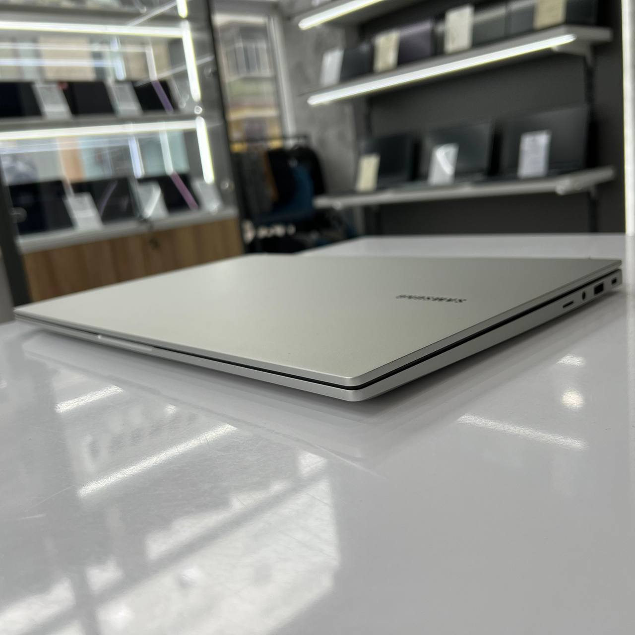 Samsung Galaxy Book 3 Intel Core i7-1355U/16Gb/512Gb SSD/Win11