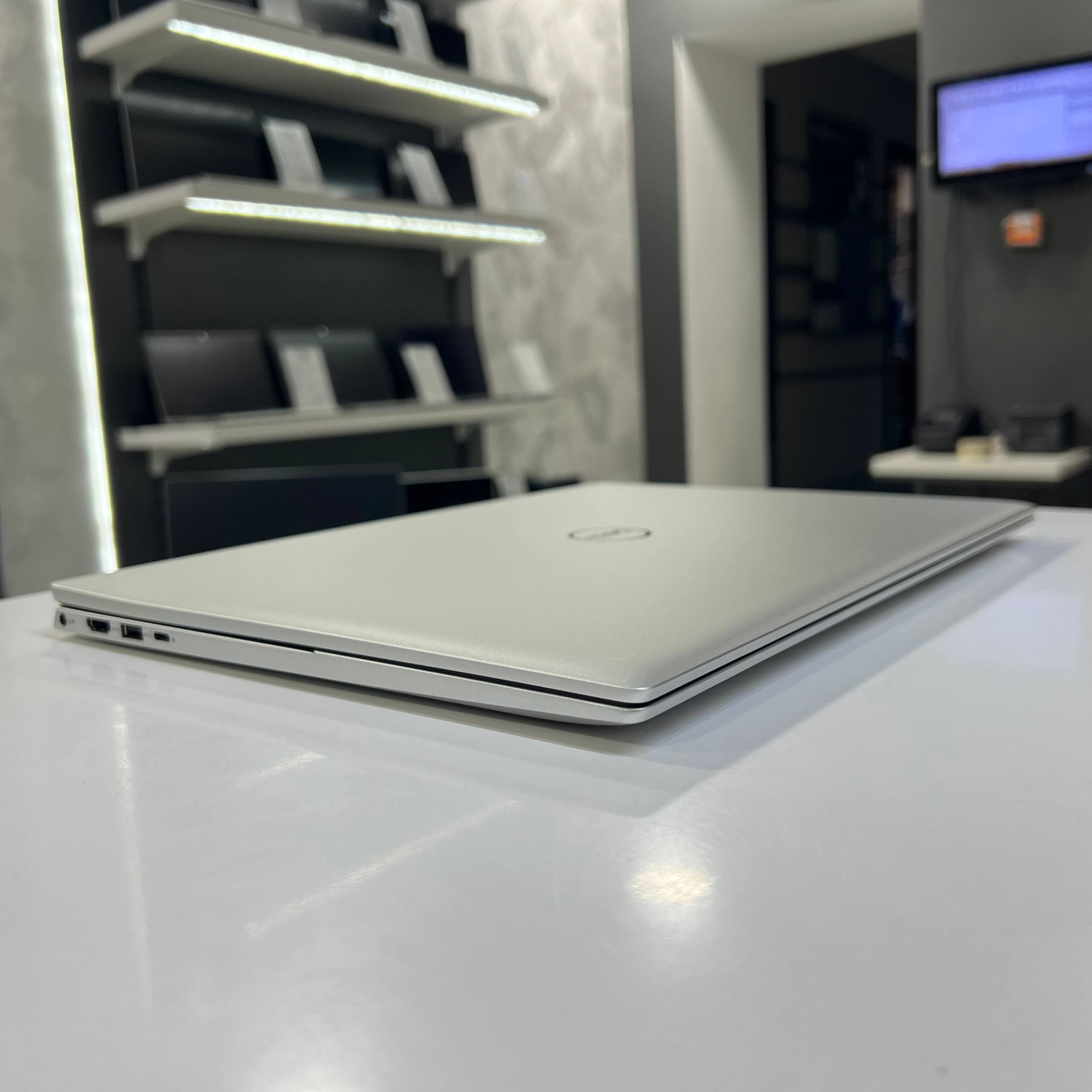 Dell Inspiron 5620 Intel Core i5-1235U/16Gb/512Gb SSD/Win11 (вживаний)