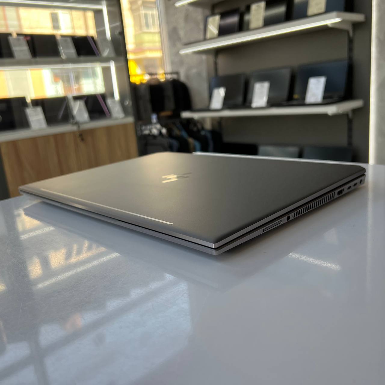 HP ZBook Studio G5 Intel Core i7-9850H/P1000 4Gb/32Gb/500Gb SSD/Win11