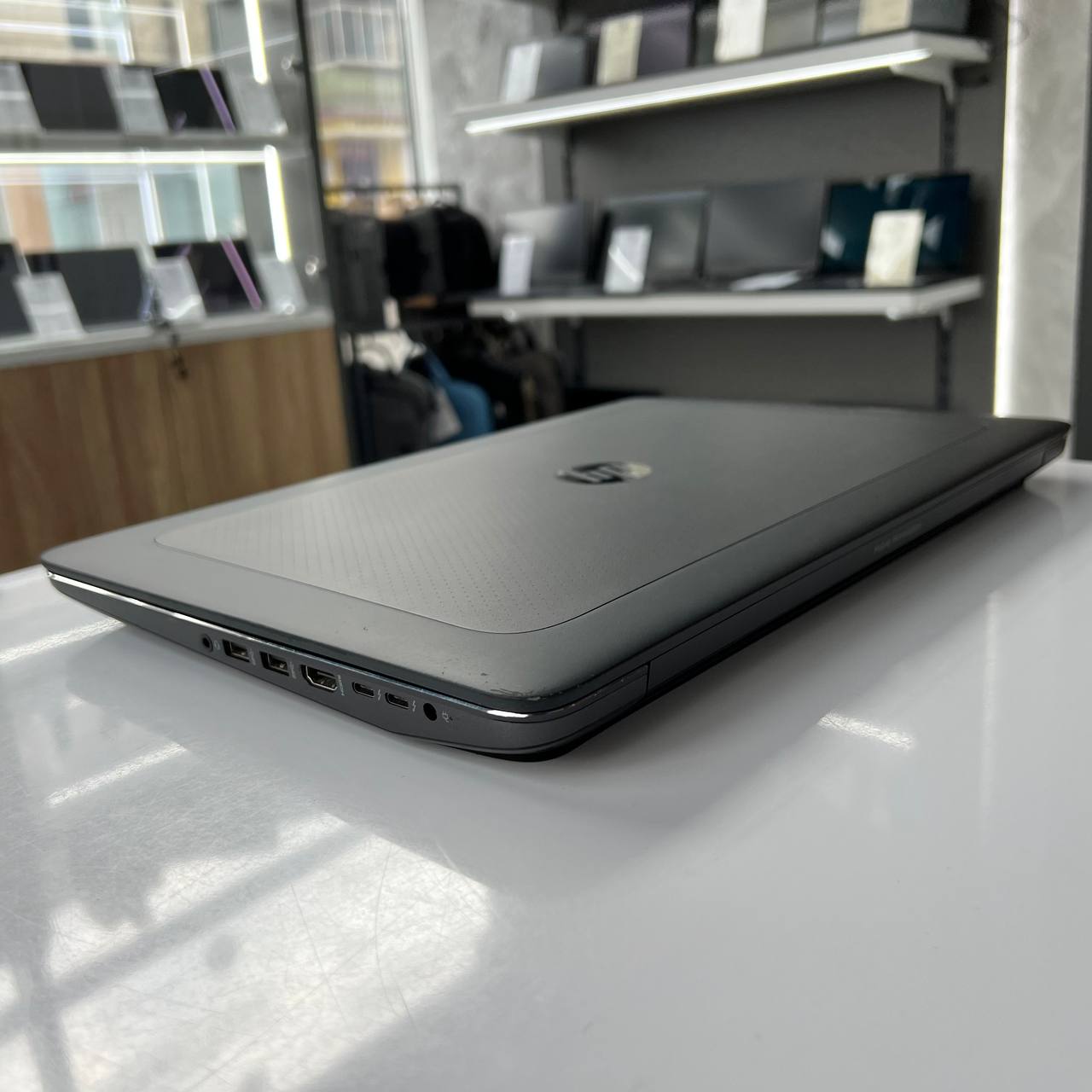 HP Zbook Studio G3 Intel Core i7-6820HQ/M1000M 4Gb/16Gb/256Gb SSD/Win10