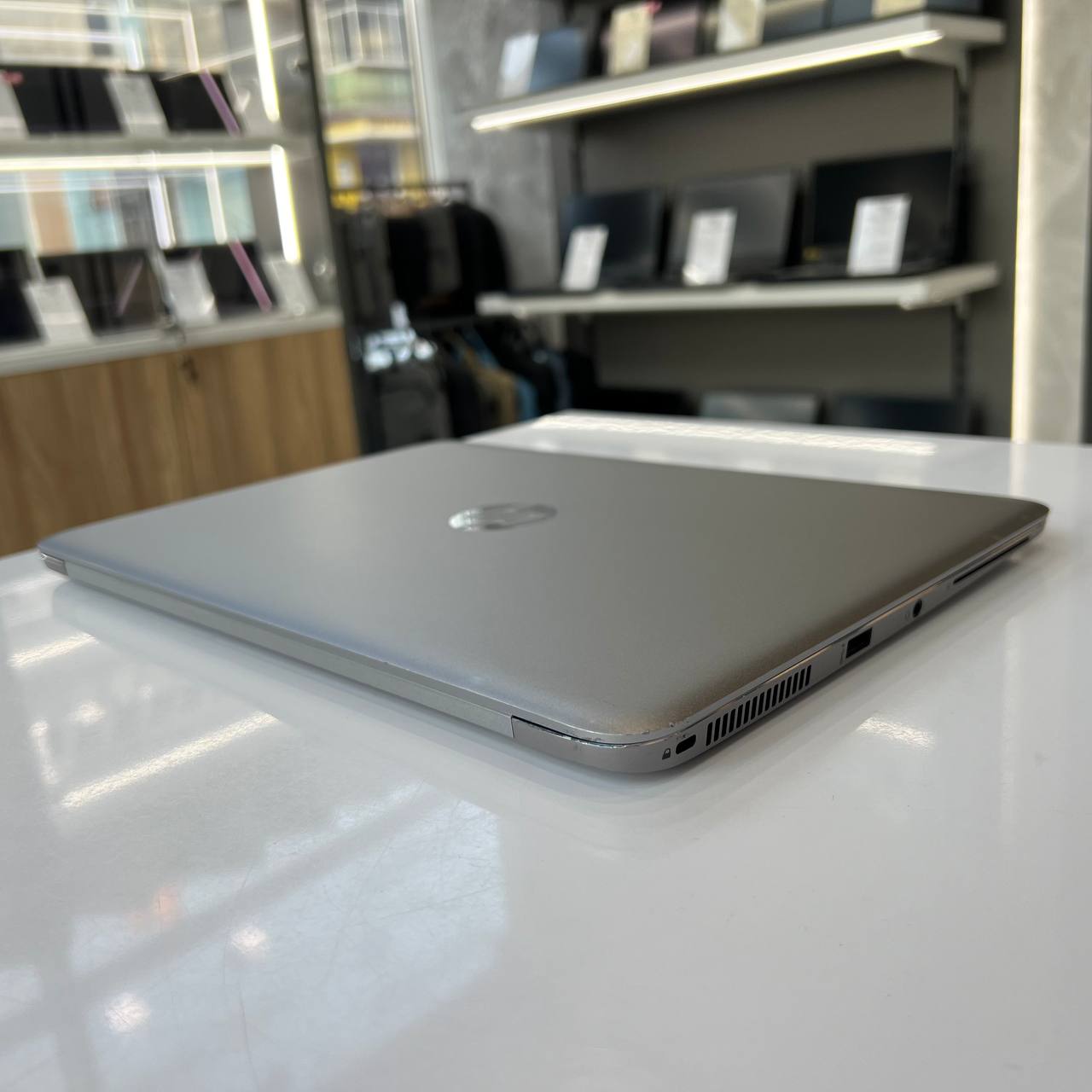 HP EliteBook Folio 1040 G3 Intel Core i7-6600U/16Gb/256Gb SSD/Win10