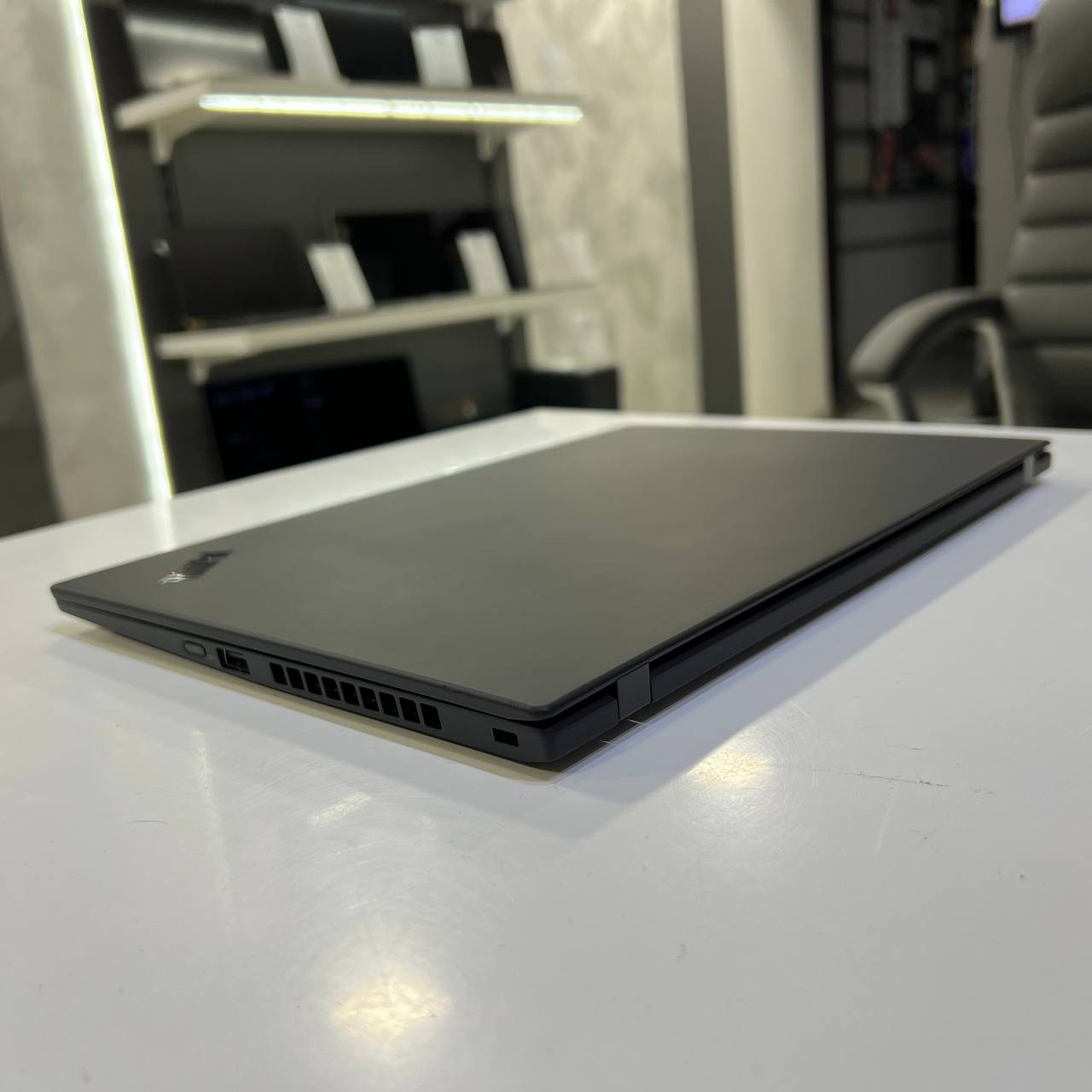 Lenovo Thinkpad X1 Carbon Intel Core i7-8565U/8Gb/256Gb SSD/Win11
