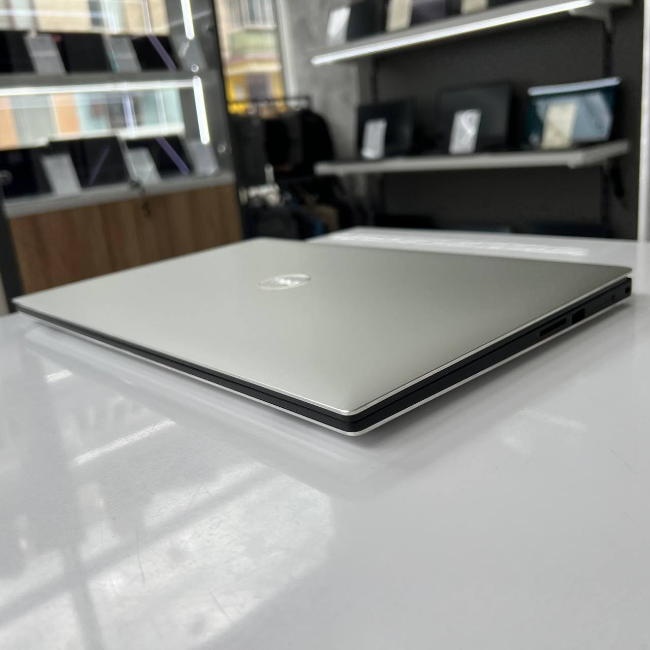 Dell XPS 7590 Intel Core i5-9300H/16Gb/256Gb SSD/Win11