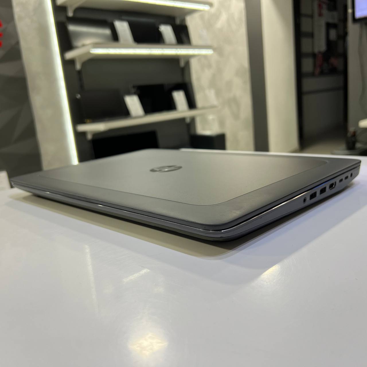 HP ZBook 15 G4 Intel Core i7-7300HQ/16Gb/256Gb SSD/Win10