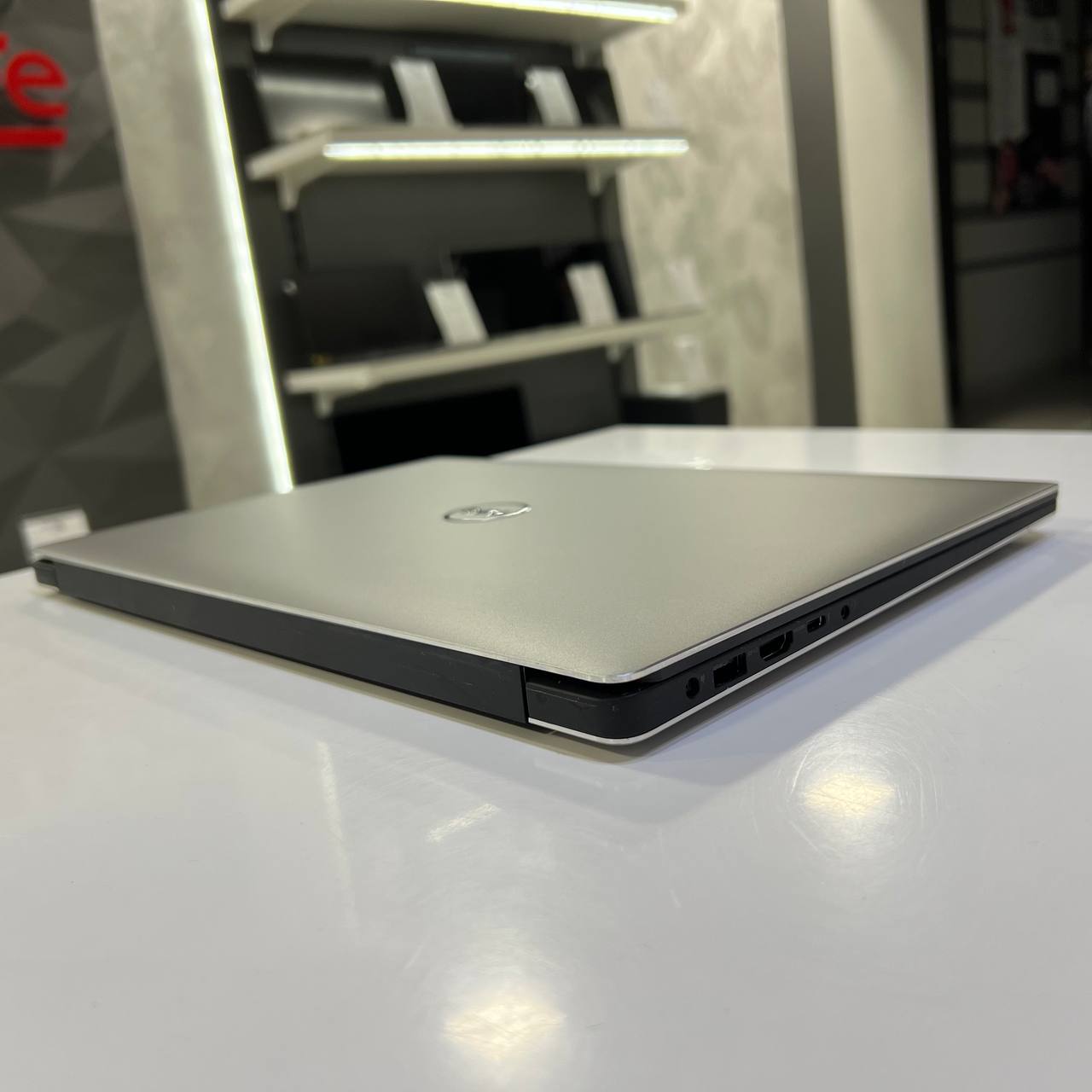Dell XPS 9550 Intel Core i5-6300HQ/GTX960M 2Gb/16Gb/500Gb SSD/Win10