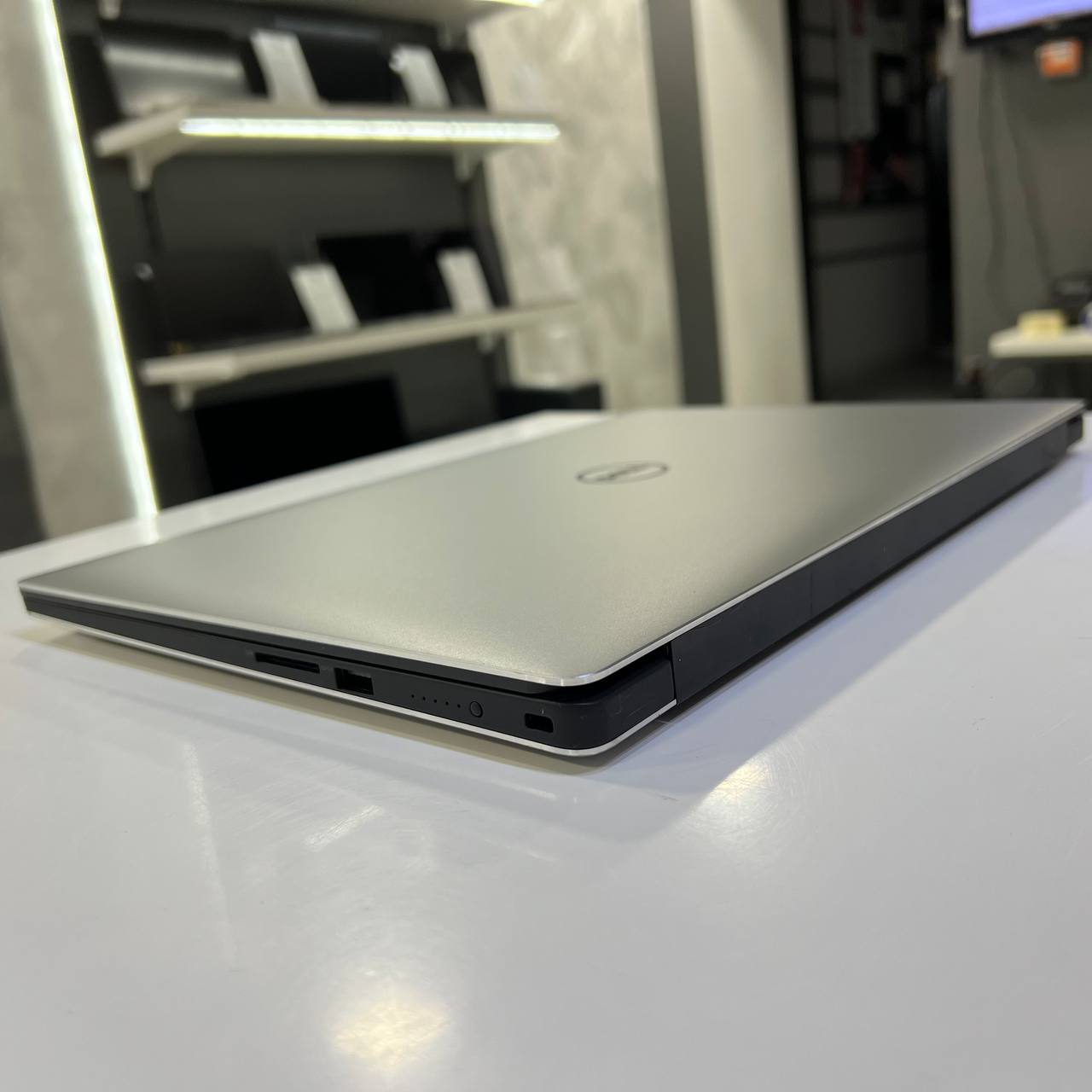 Dell XPS 9550 Intel Core i5-6300HQ/GTX960M 2Gb/16Gb/500Gb SSD/Win10