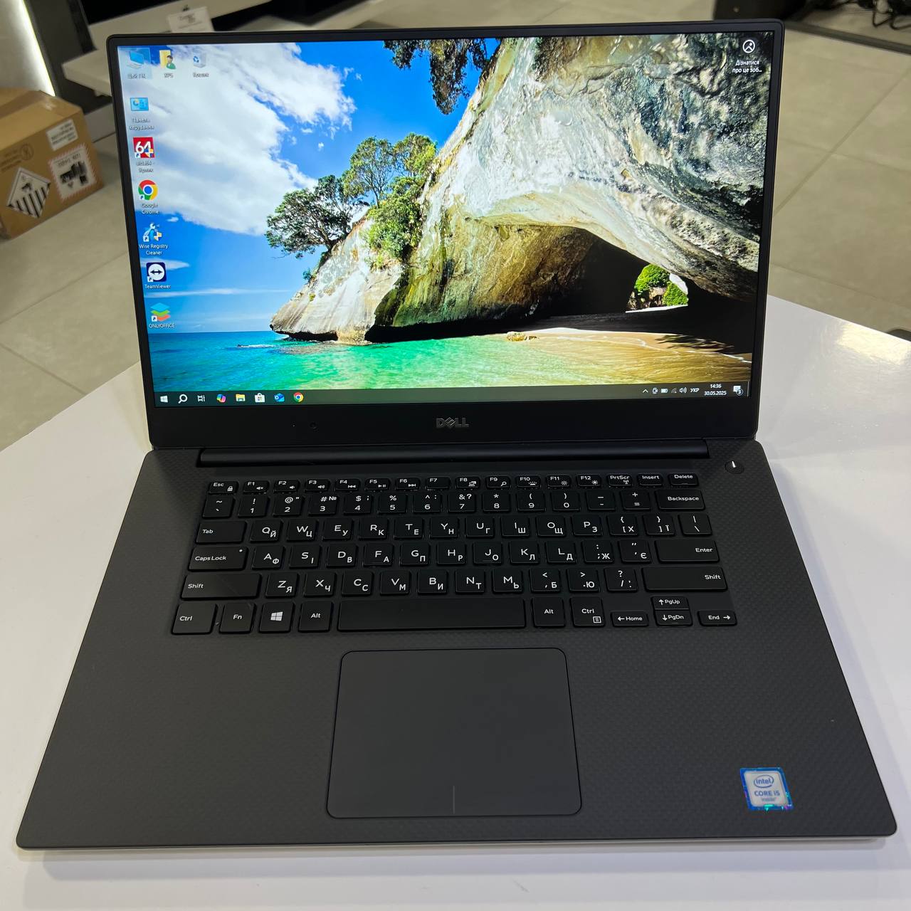 Dell XPS 9550 Intel Core i5-6300HQ/GTX960M 2Gb/16Gb/500Gb SSD/Win10