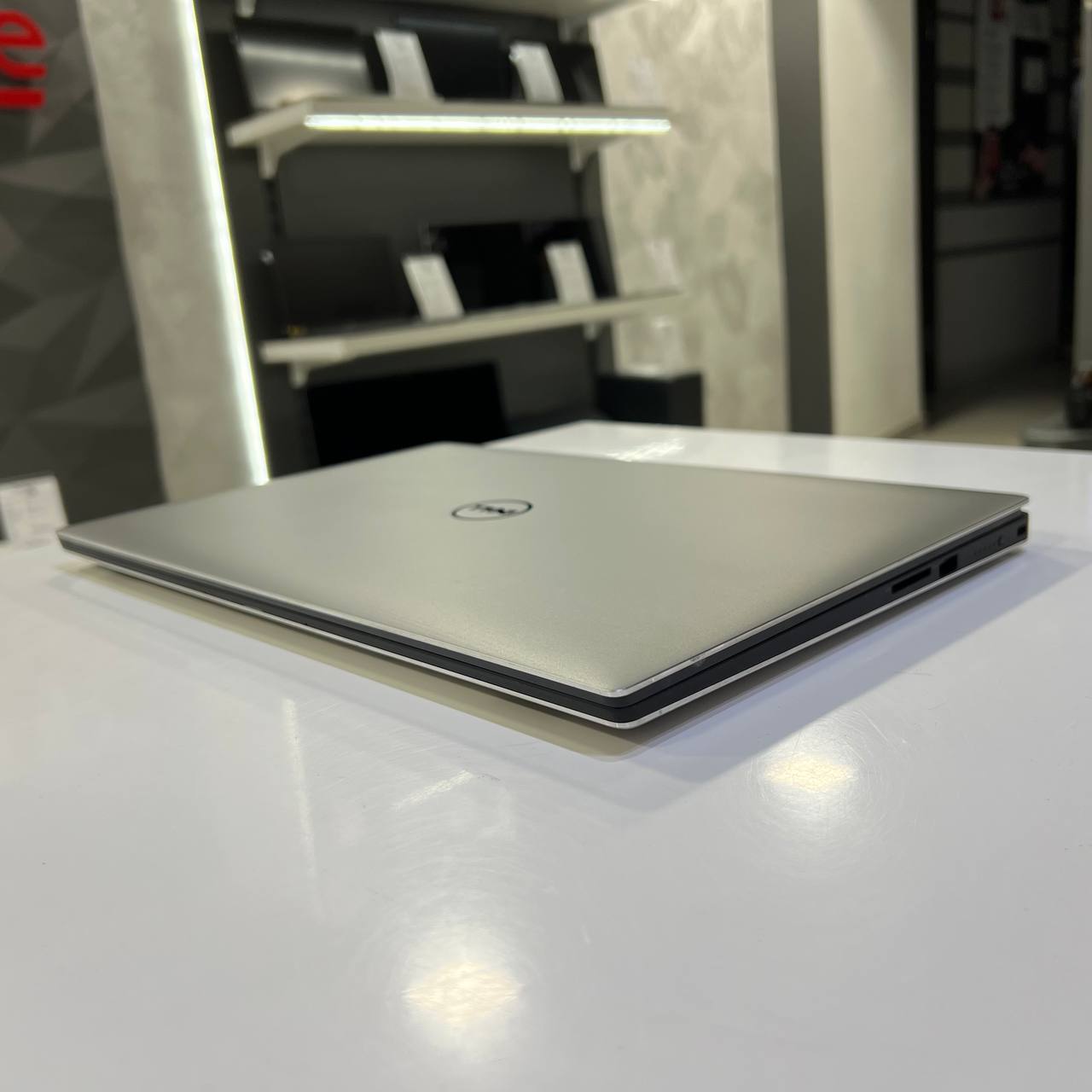 Dell XPS 9550 Intel Core i5-6300HQ/GTX960M 2Gb/16Gb/500Gb SSD/Win10