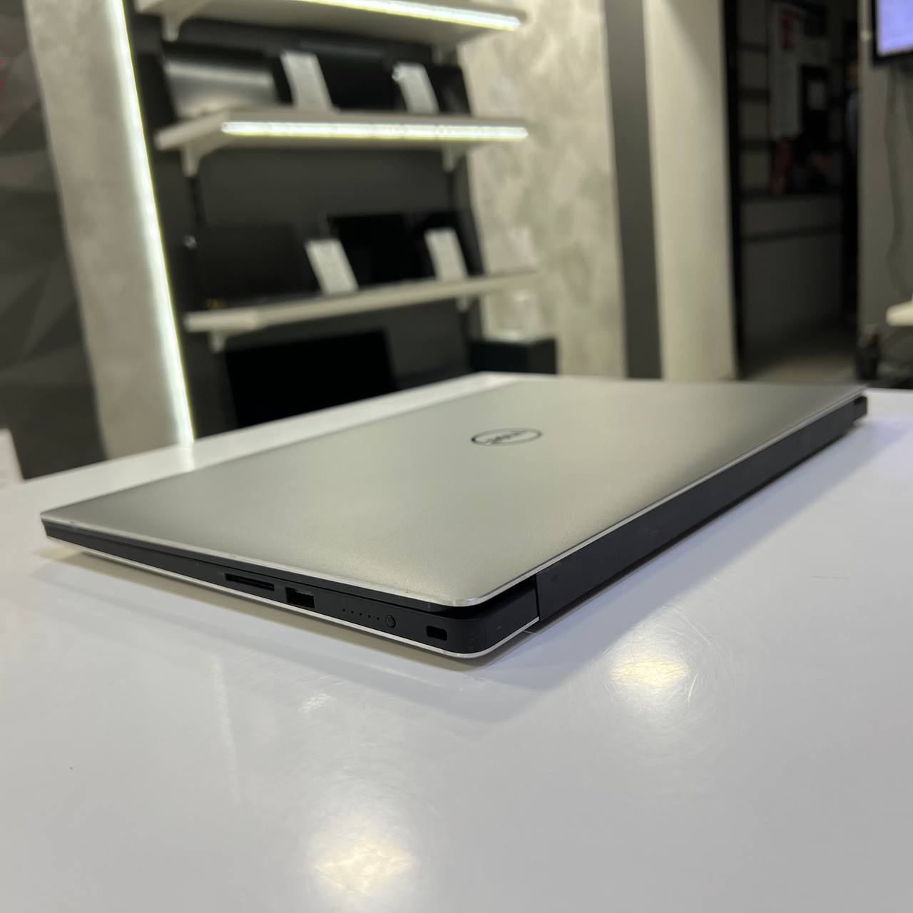 Dell XPS 9550 Intel Core i5-6300HQ/GTX960M 2Gb/16Gb/500Gb SSD/Win10