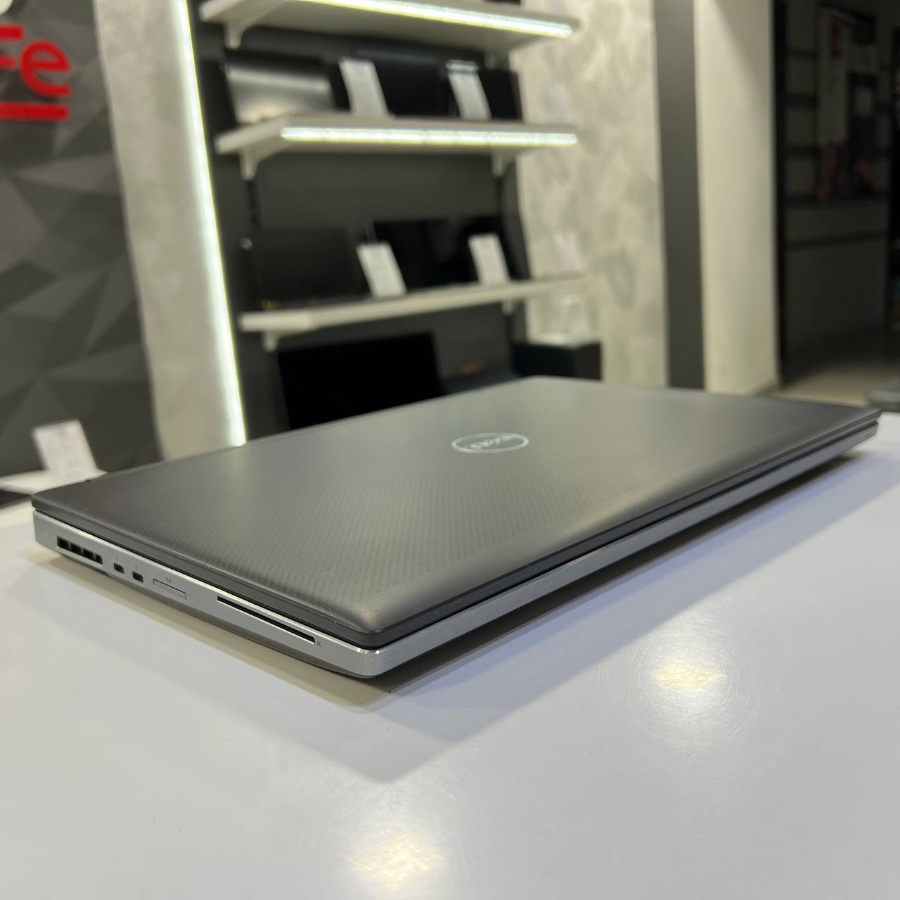 Dell Precision 7540 Intel Core i5-9400H/16GB/500GB SSD/Win11
