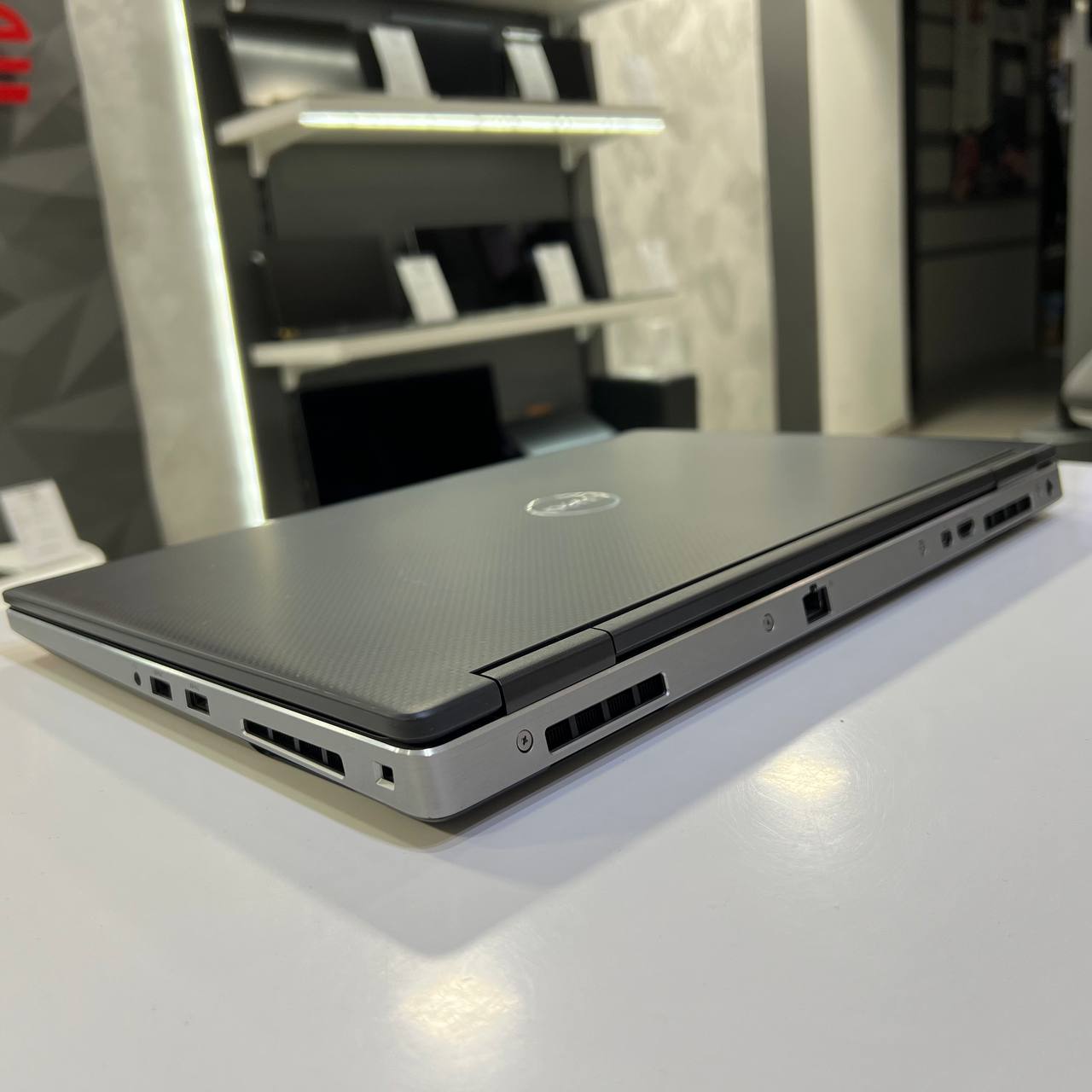 Dell Precision 7540 Intel Core i5-9400H/16GB/500GB SSD/Win11