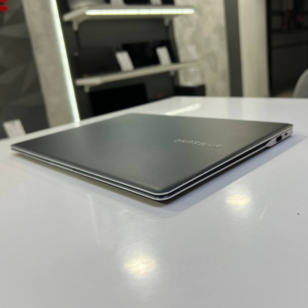 Samsung Ativ Book 9 Intel Core M-5Y31/8Gb/256Gb SSD/Win10