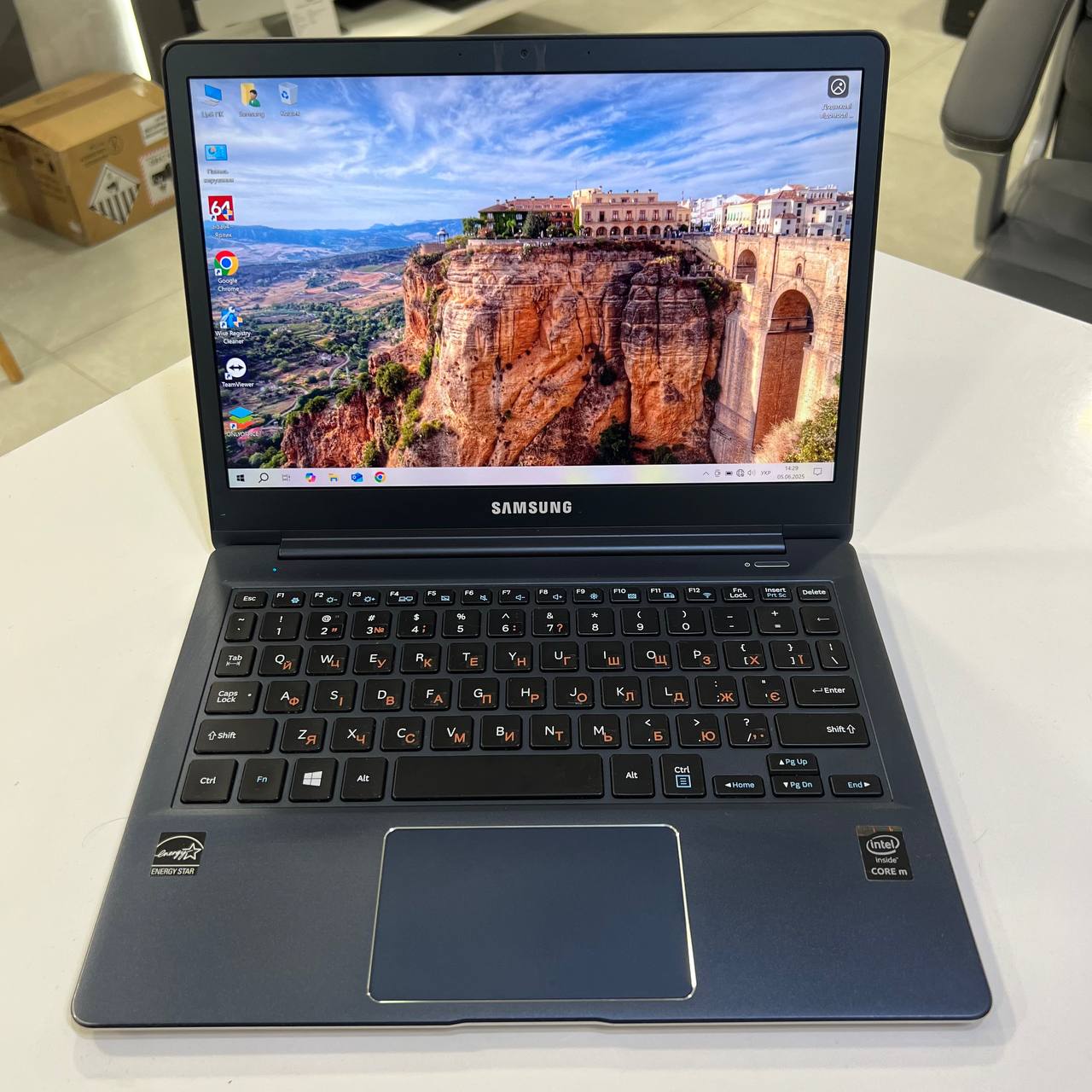 Samsung Ativ Book 9 Intel Core M-5Y31/8Gb/256Gb SSD/Win10