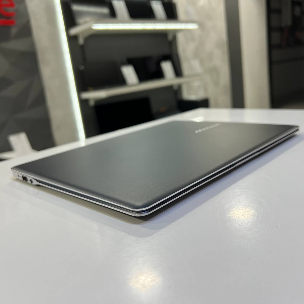 Samsung Ativ Book 9 Intel Core M-5Y31/8Gb/256Gb SSD/Win10