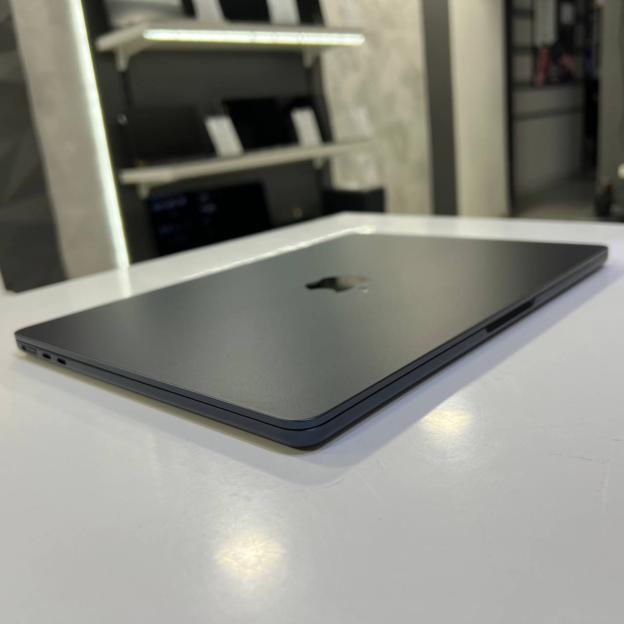 Apple MacBook Air A2681 (2022) Apple M2/16Gb/256Gb SSD/Sequoia