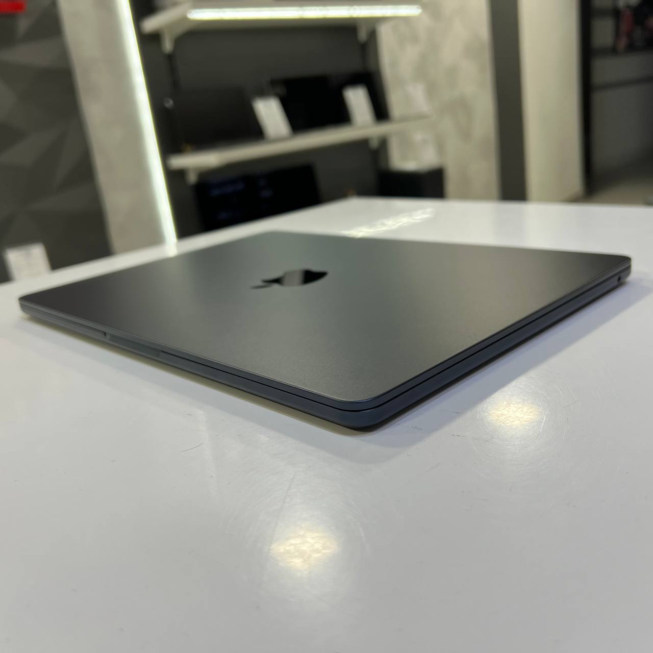 Apple MacBook Air A2681 (2022) Apple M2/16Gb/256Gb SSD/Sequoia
