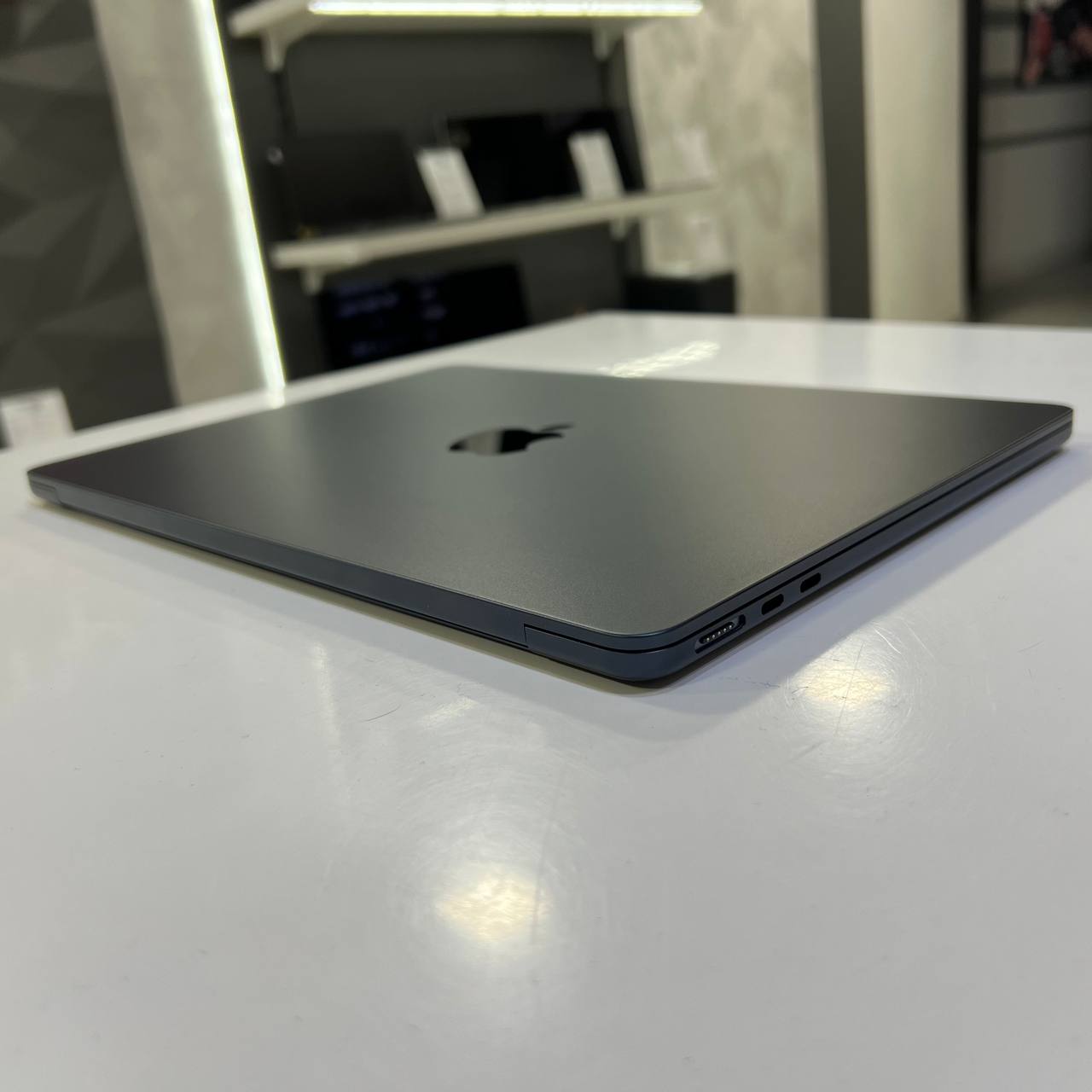 Apple MacBook Air A2681 (2022) Apple M2/16Gb/256Gb SSD/Sequoia
