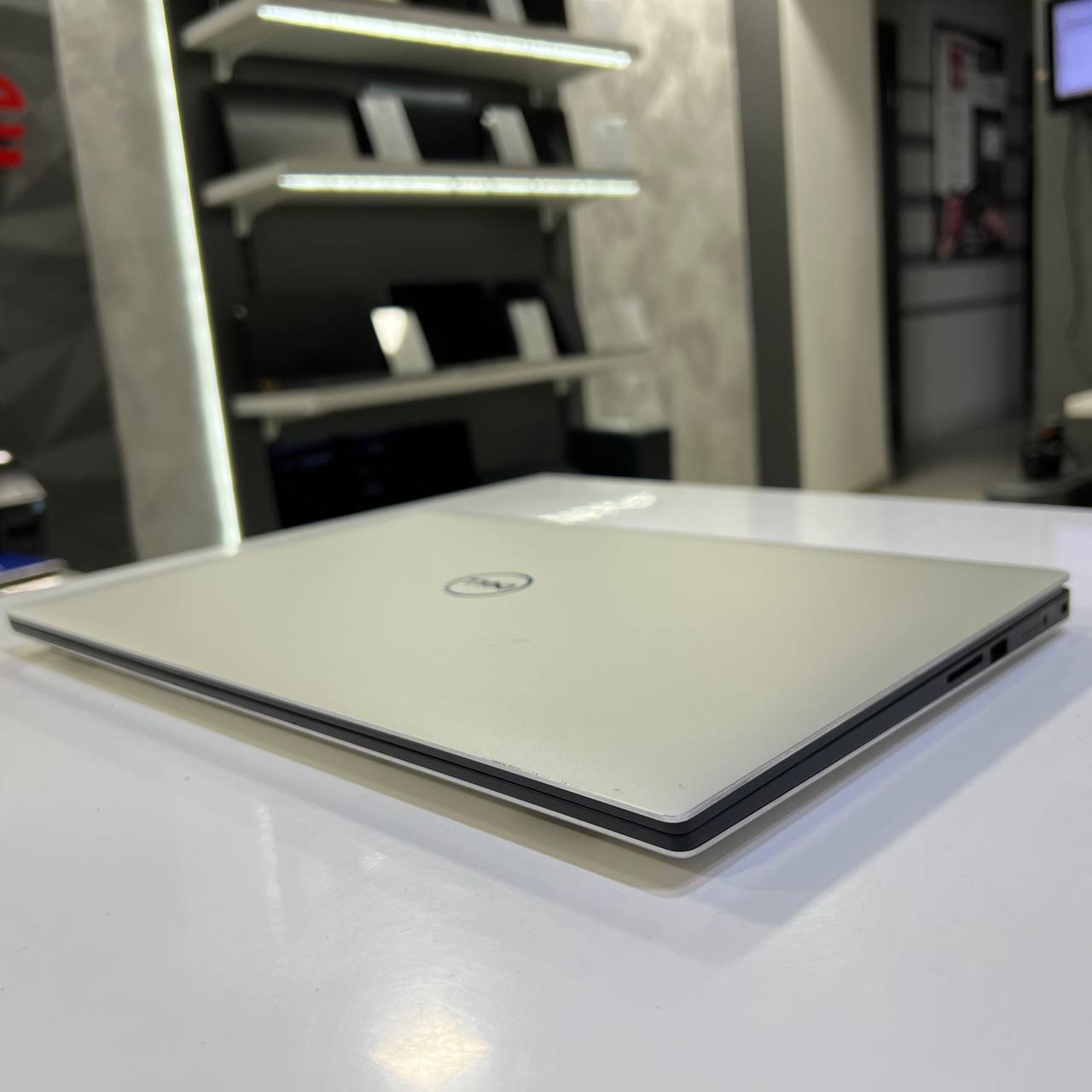 Dell Precision 5530 Intel Core i7-8850H/P1000 4Gb/16Gb/512Gb SSD/Win11