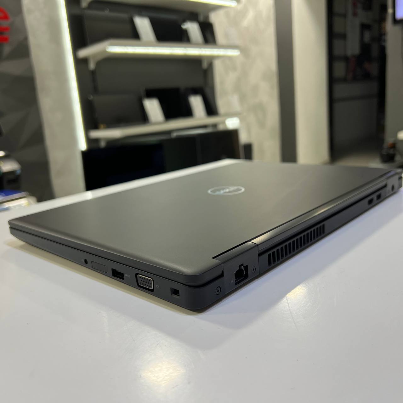 Dell Latitude 5580 Intel Core i5-7440HQ/16Gb/256Gb SSD/Win10