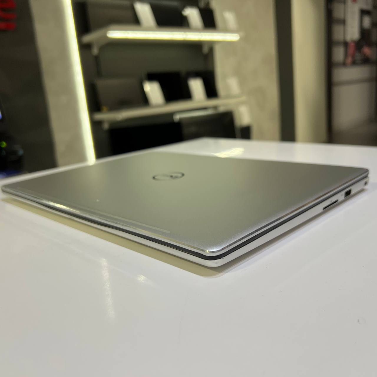Dell Inspiron 7370 Intel Core i5-8250U/8Gb/256Gb SSD/Win11